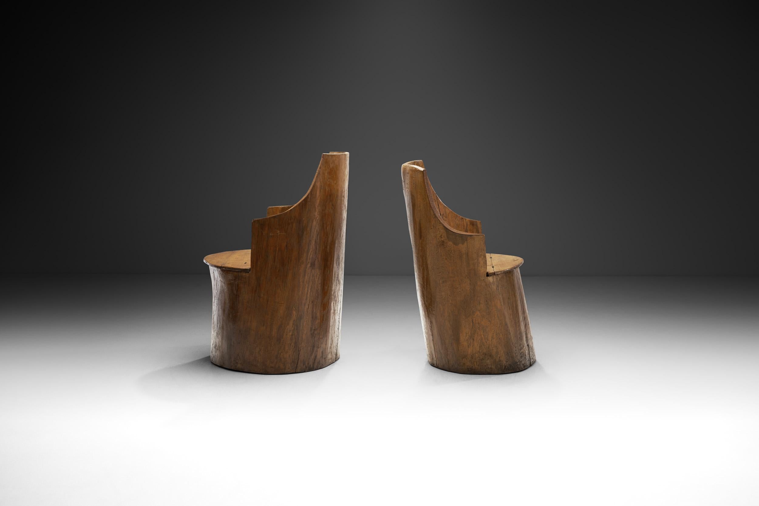 Traditional Norwegian Carved Kubbestol Pair, Norway Early 20th Century In Good Condition In Utrecht, NL