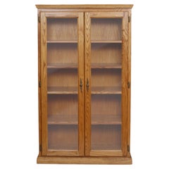 Traditionelles Bücherregal aus Eiche