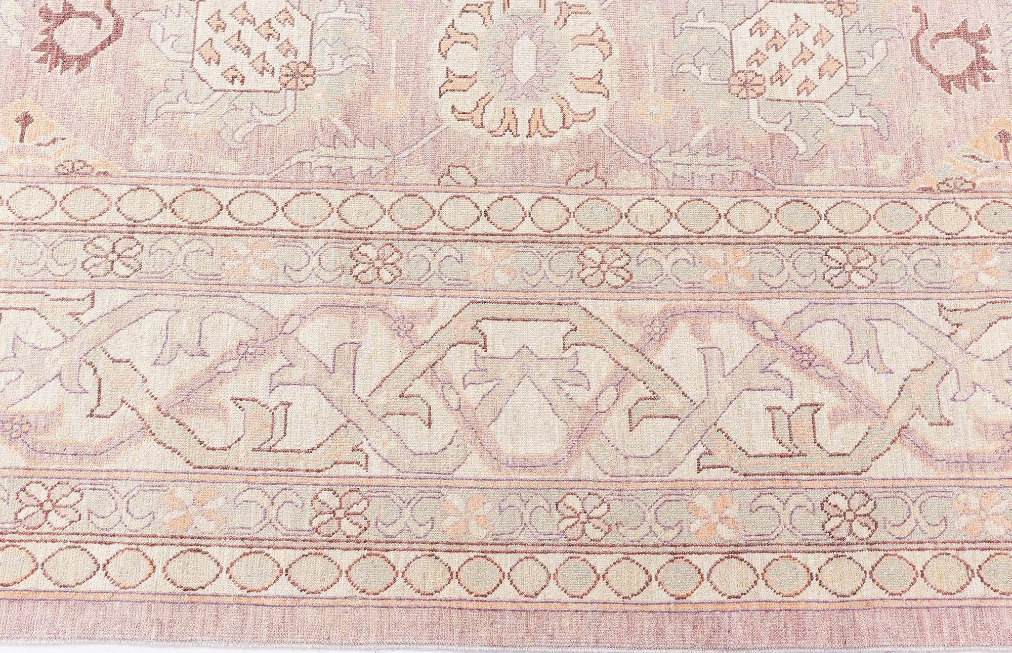 Tappeto tradizionale di ispirazione orientale in lana Tabriz Beige di Doris Leslie Blau In condizioni Nuovo in vendita a New York, NY