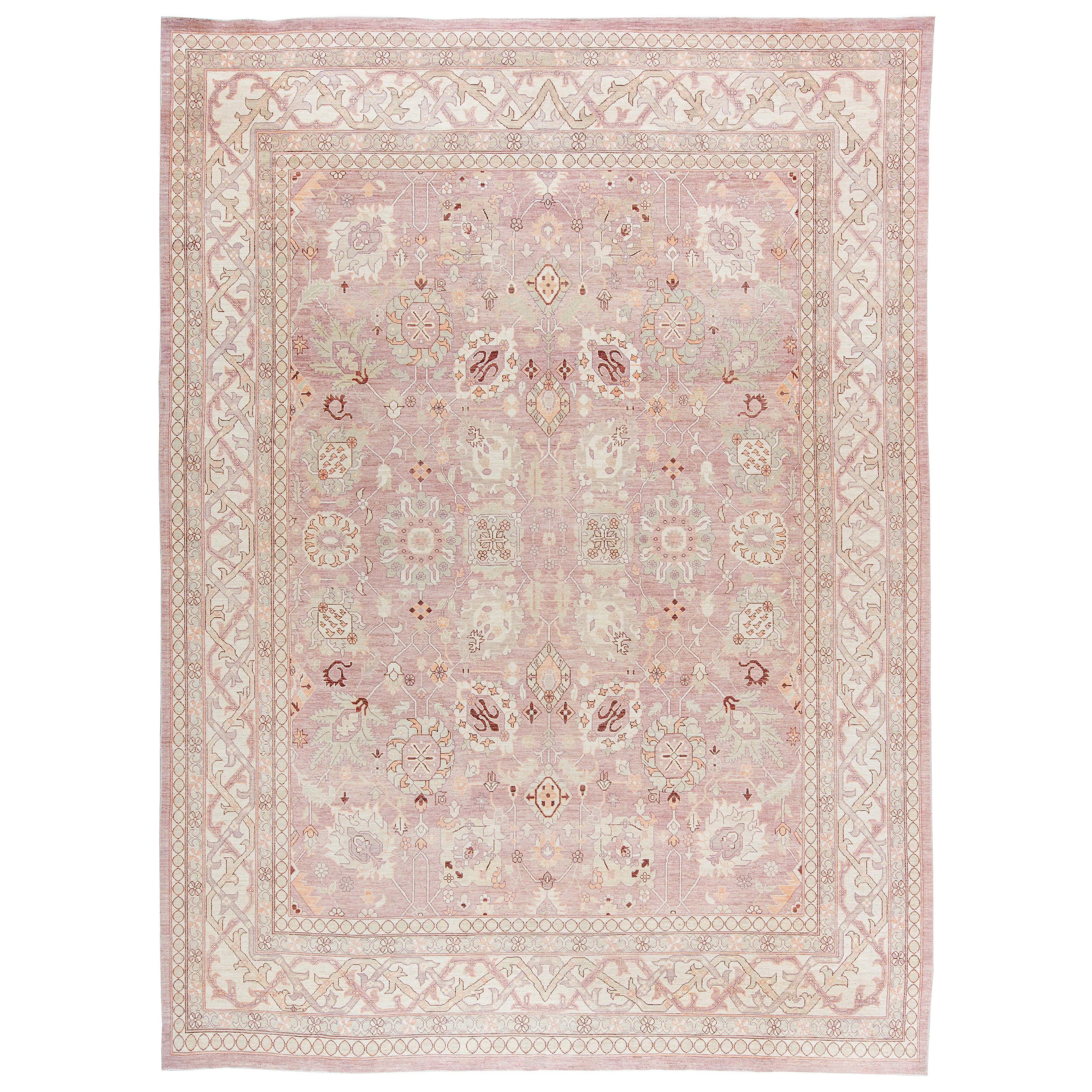 Alfombra tradicional de lana Tabriz beige de inspiración oriental por Doris Leslie Blau