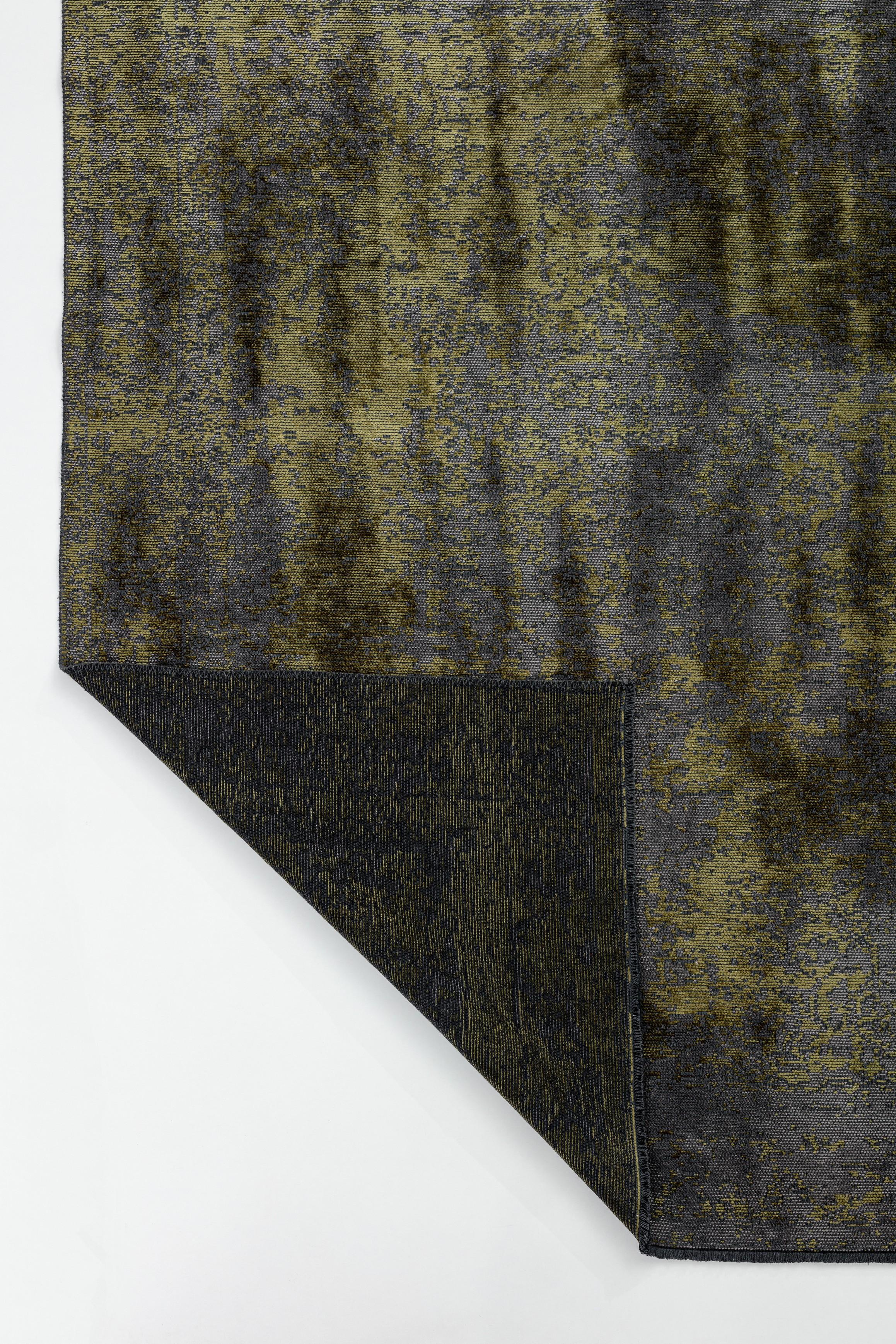 For Sale:  (Gray) Traditional Oriental Luxury Area Rug 3