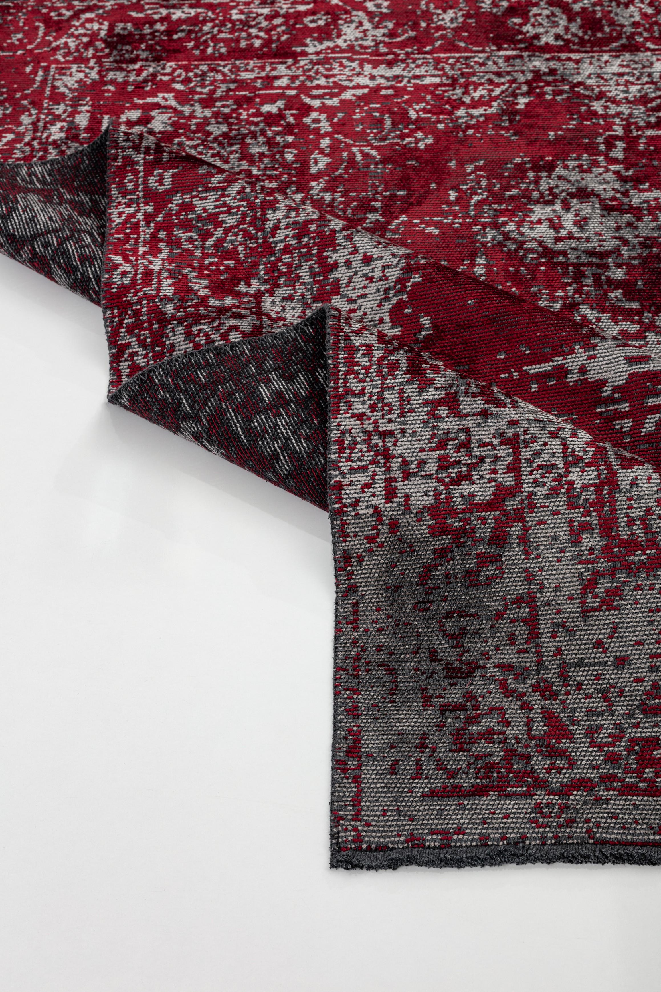 For Sale:  (Red) Traditional Oriental Luxury Area Rug 3