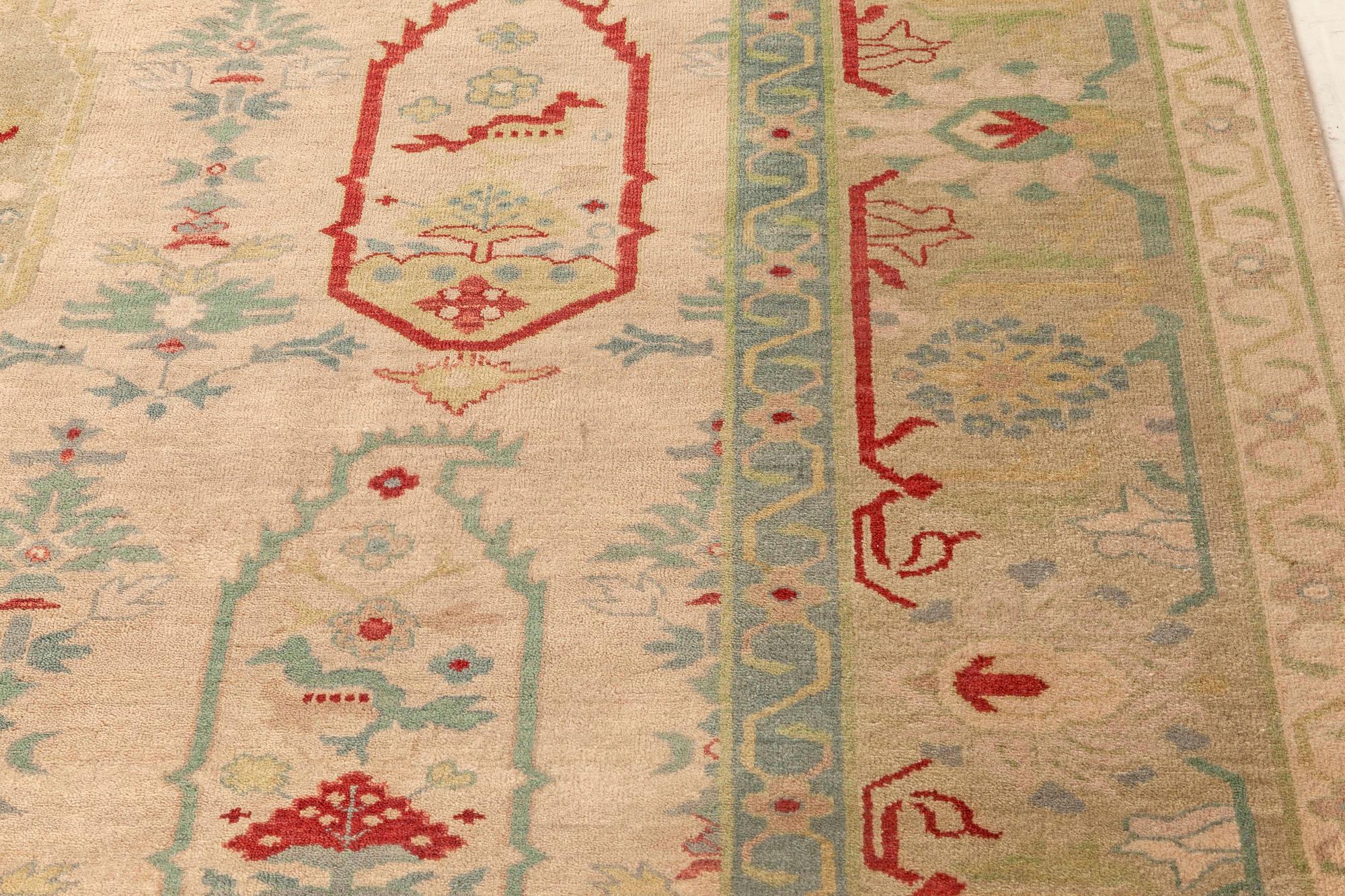 Traditioneller handgefertigter Wollteppich im Oushak-Design von Doris Leslie Blau (Handgeknüpft) im Angebot