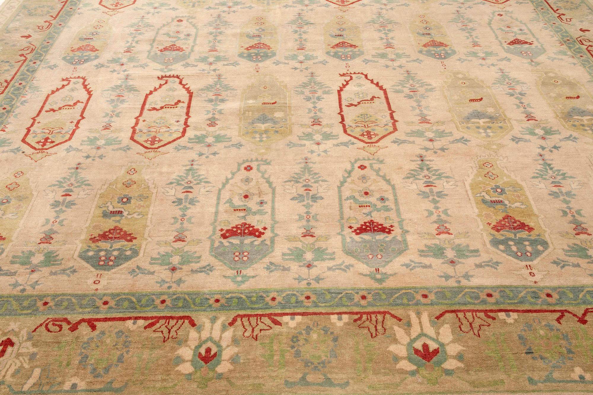 Traditioneller handgefertigter Wollteppich im Oushak-Design von Doris Leslie Blau (Wolle) im Angebot