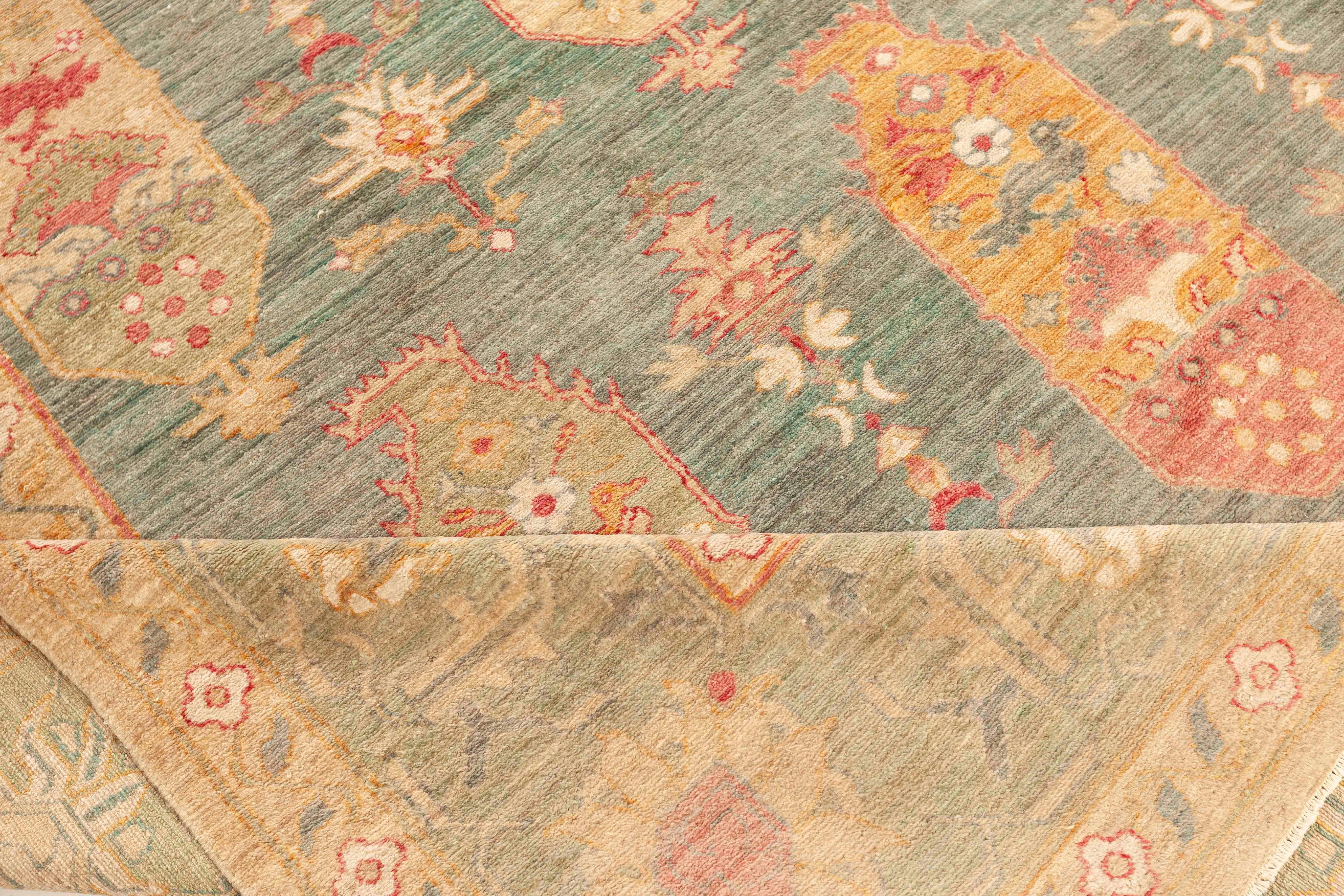 Traditional Oushak design rug by Doris Leslie Blau.
Size: 14'0