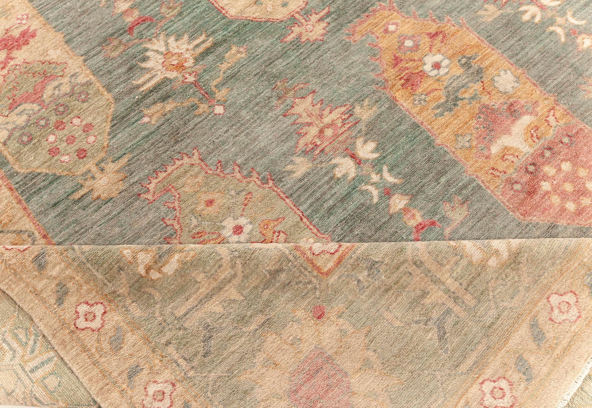 Traditioneller Oushak-Design-Teppich von Doris Leslie Blau im Angebot 1