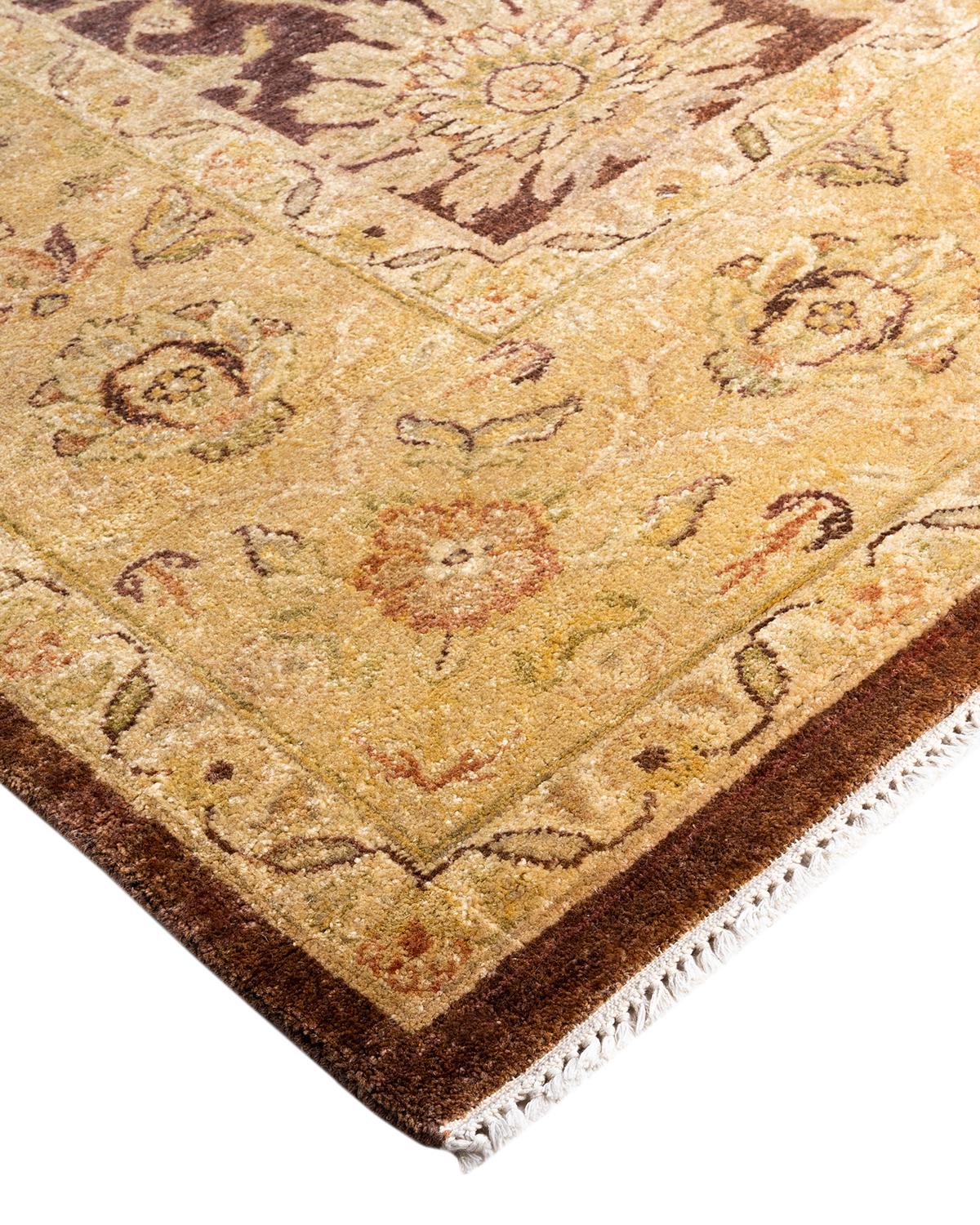 Originarias hace siglos de lo que hoy es Turquía, las alfombras Oushak son muy apreciadas por sus intrincados dibujos, sus colores exuberantes pero sutiles y su suave brillo. Estas alfombras continúan esa tradición. Anudados a mano con lana por