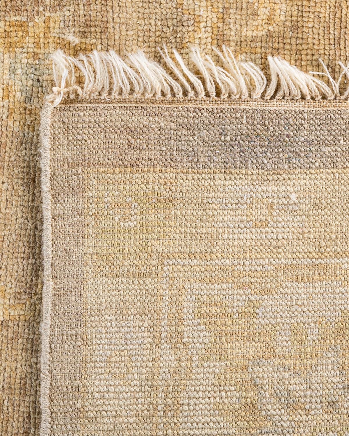 Traditioneller handgeknüpfter Oushak-Teppich aus geblümter Wolle in Gold, 8' 3
