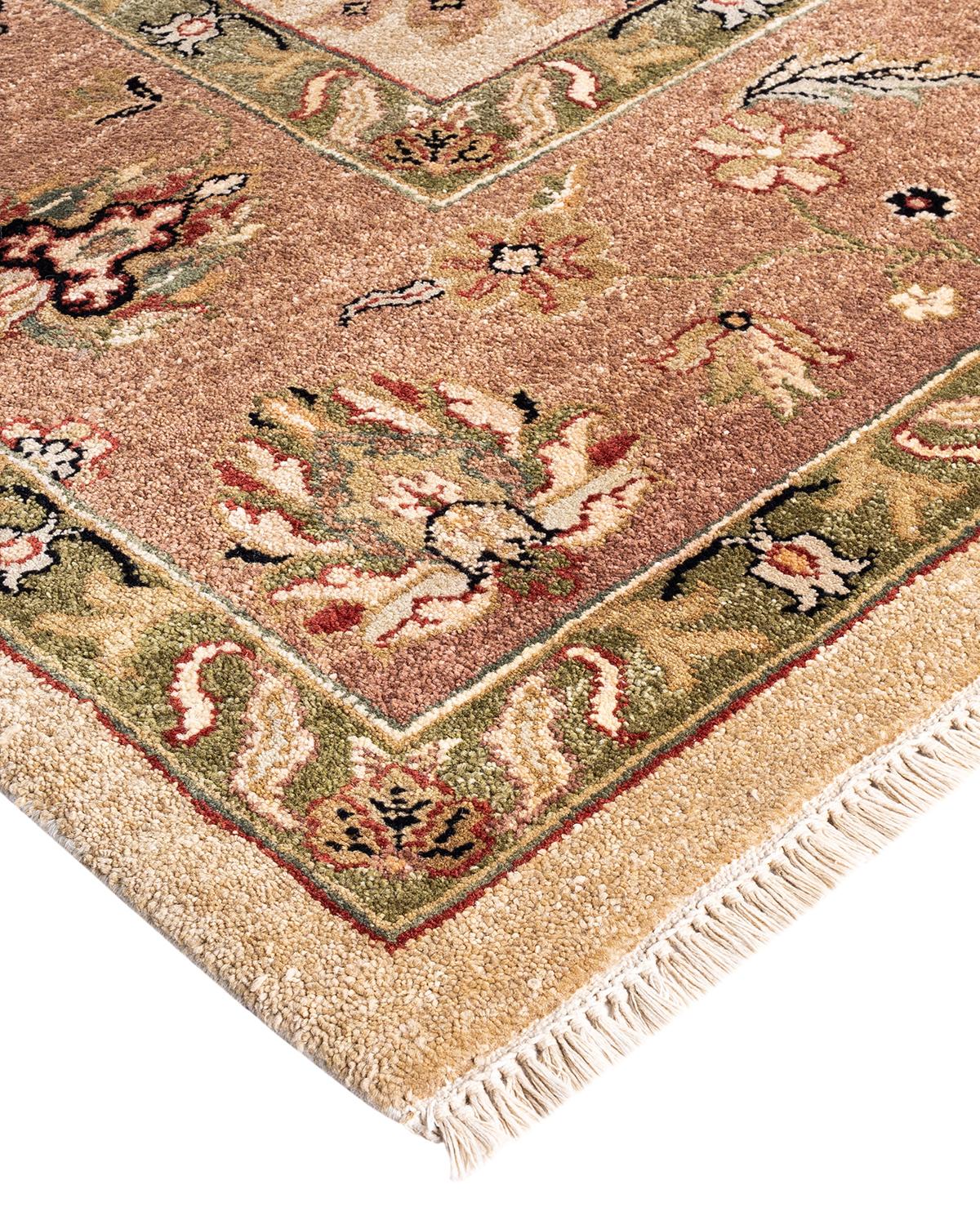 Originarias hace siglos de lo que hoy es Turquía, las alfombras Oushak son muy apreciadas por sus intrincados dibujos, sus colores exuberantes pero sutiles y su suave brillo. Estas alfombras continúan esa tradición. Anudados a mano con lana por