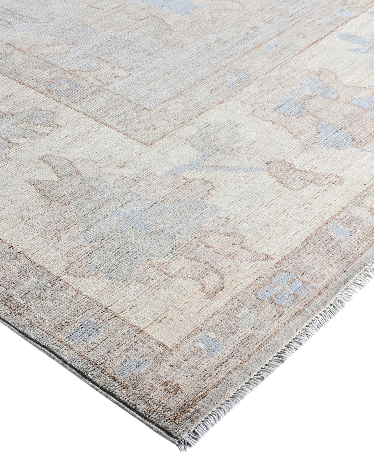 Originarias hace siglos de lo que hoy es Turquía, las alfombras Oushak son muy apreciadas por sus intrincados dibujos, sus colores exuberantes pero sutiles y su suave brillo. Estas alfombras continúan esa tradición. Anudados a mano con lana por