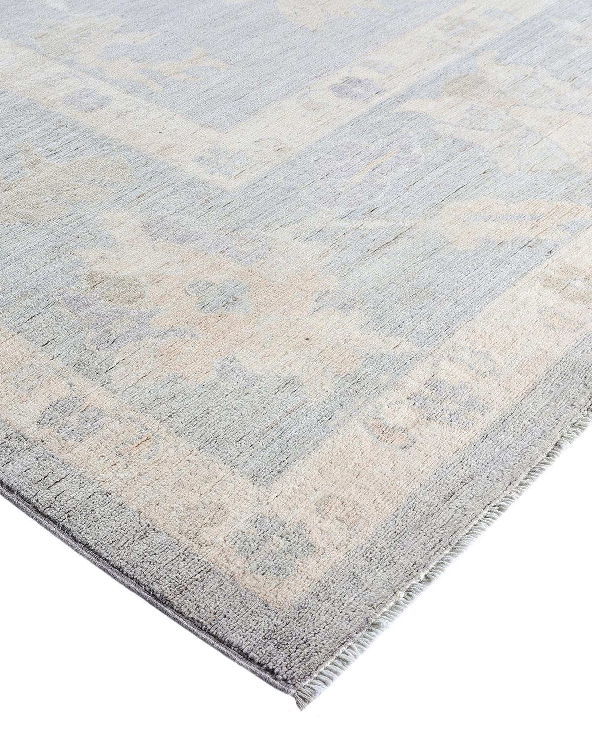 Originarias hace siglos de lo que hoy es Turquía, las alfombras Oushak son muy apreciadas por sus intrincados dibujos, sus colores exuberantes pero sutiles y su suave brillo. Estas alfombras continúan esa tradición. Anudados a mano con lana por