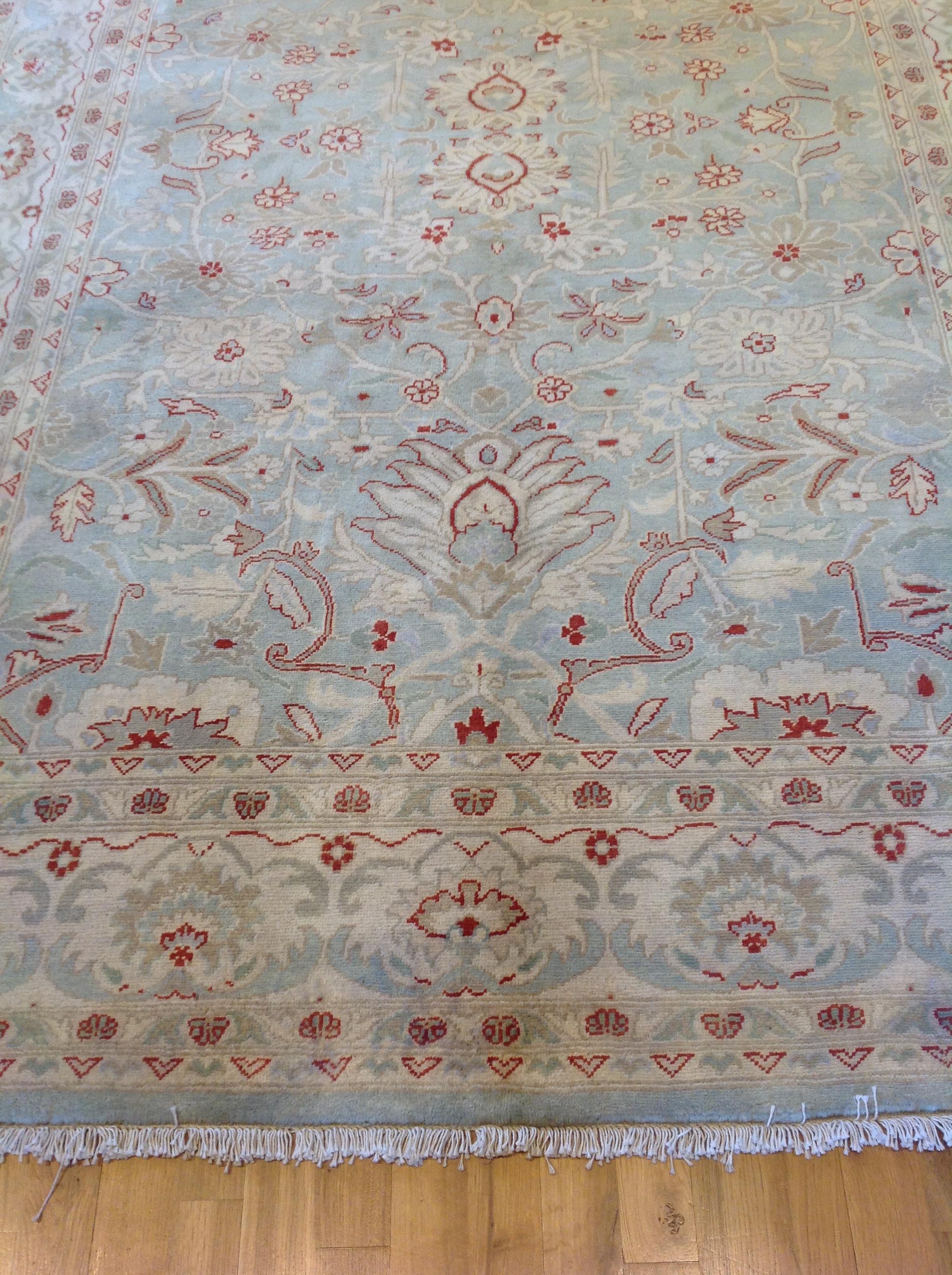 Traditional Pakistani Area Rug in Light Sage Green In New Condition For Sale In Los Angeles, CA