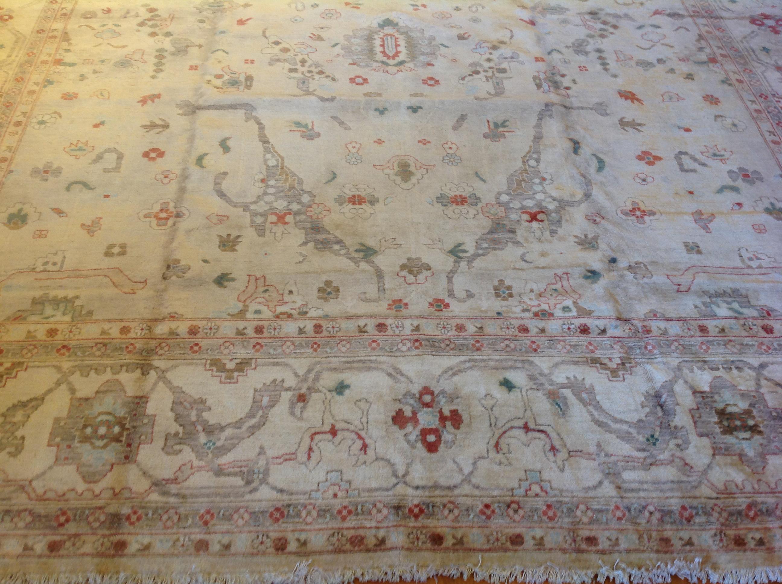 Traditional Pakistani Beige Wool Area Rug with Floral Motif For Sale 1