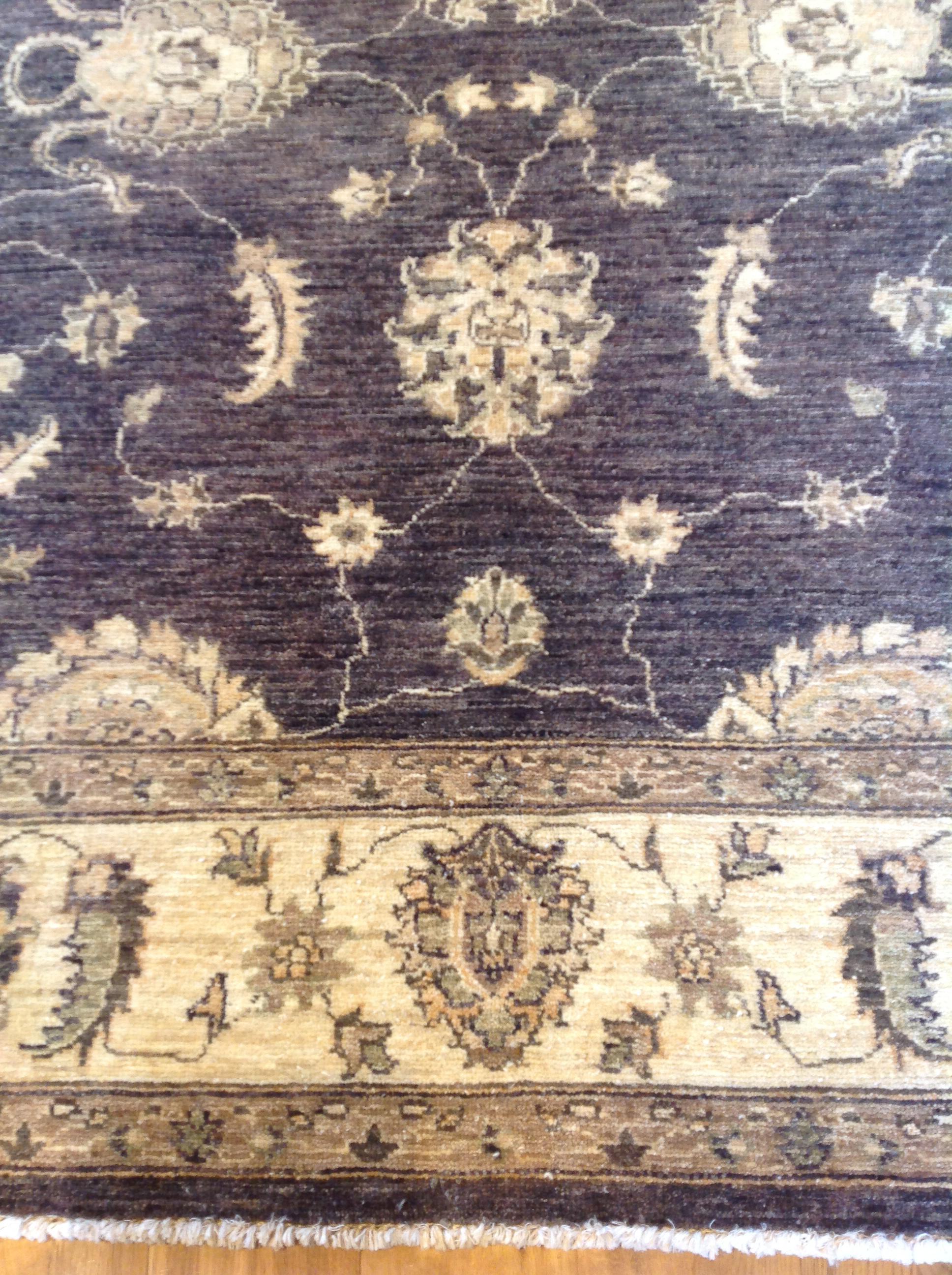 Contemporary Traditional Pakistani Rug For Sale