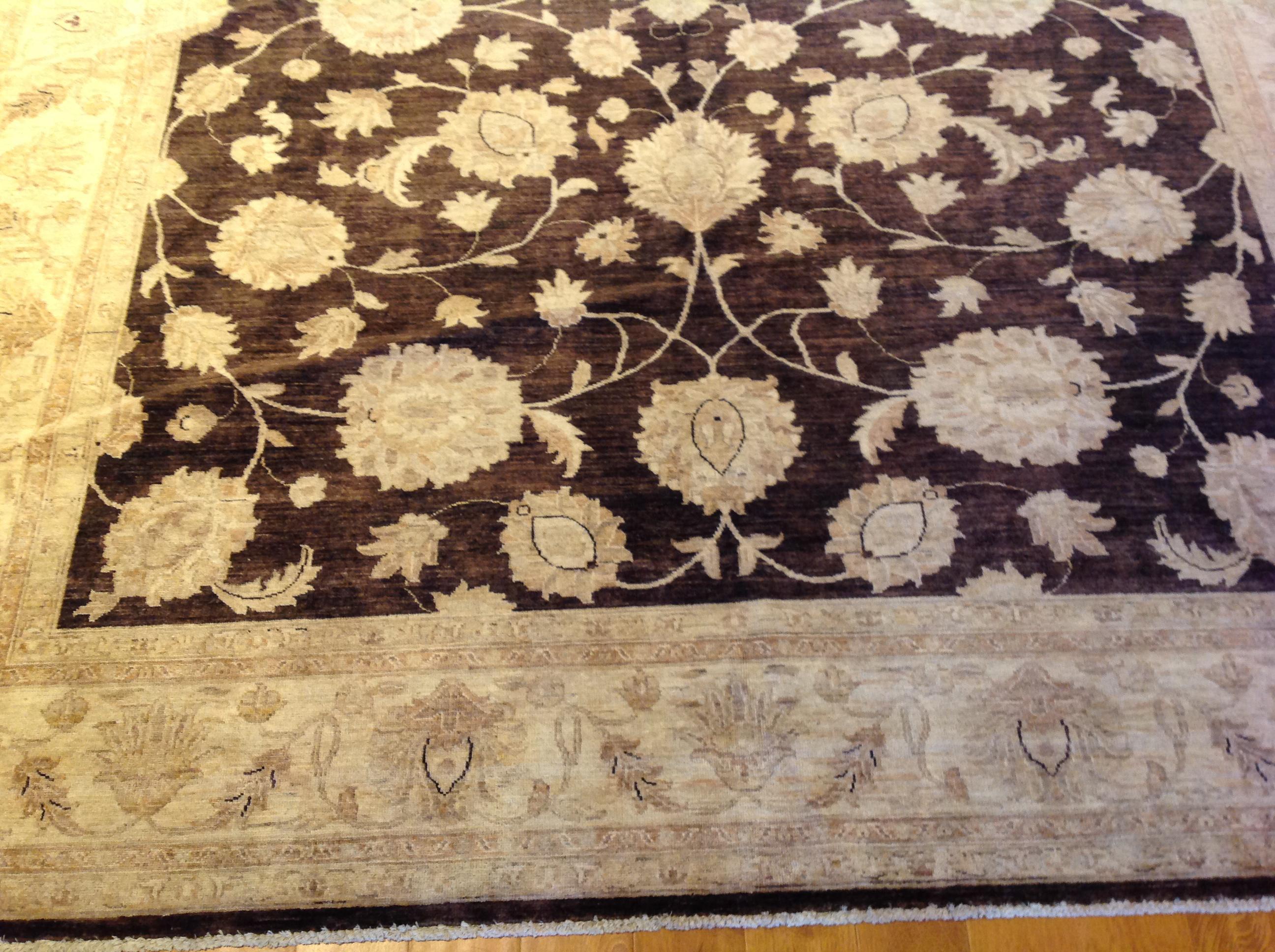 Traditional Pakistani Rug in Brown and Beige In New Condition For Sale In Los Angeles, CA