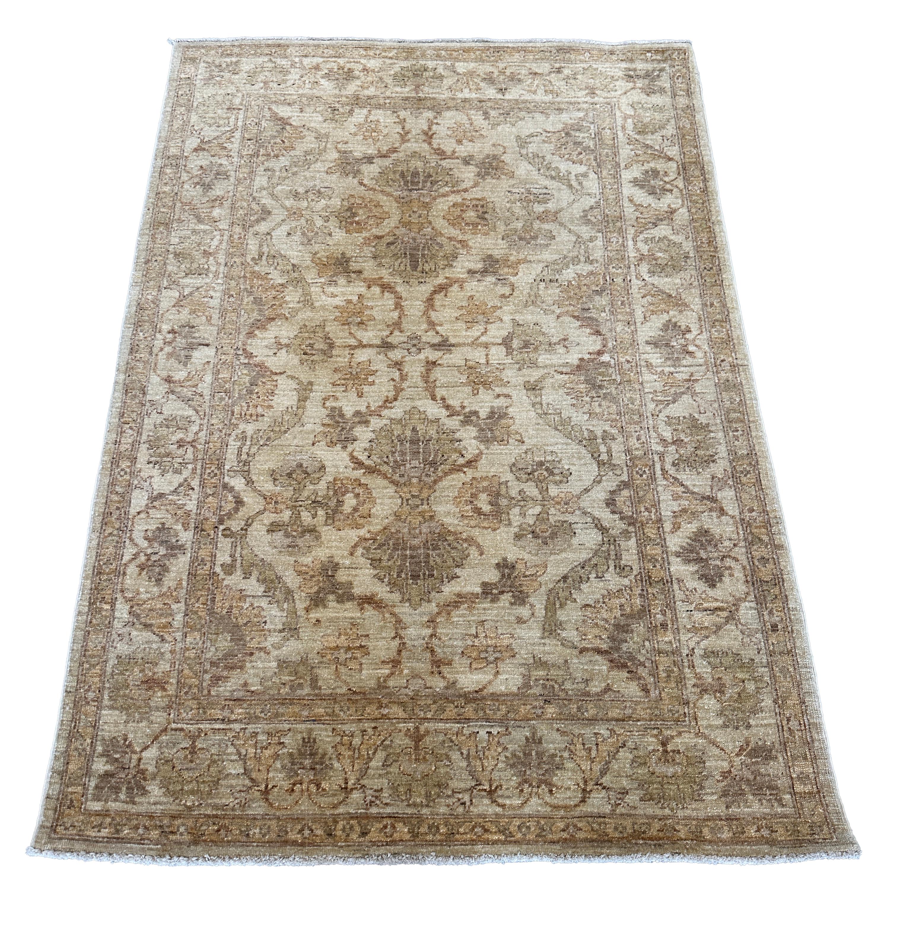 Pakistanais Tapis traditionnel pakistanais en laine - 4x6 Browns et Beiges doux en vente