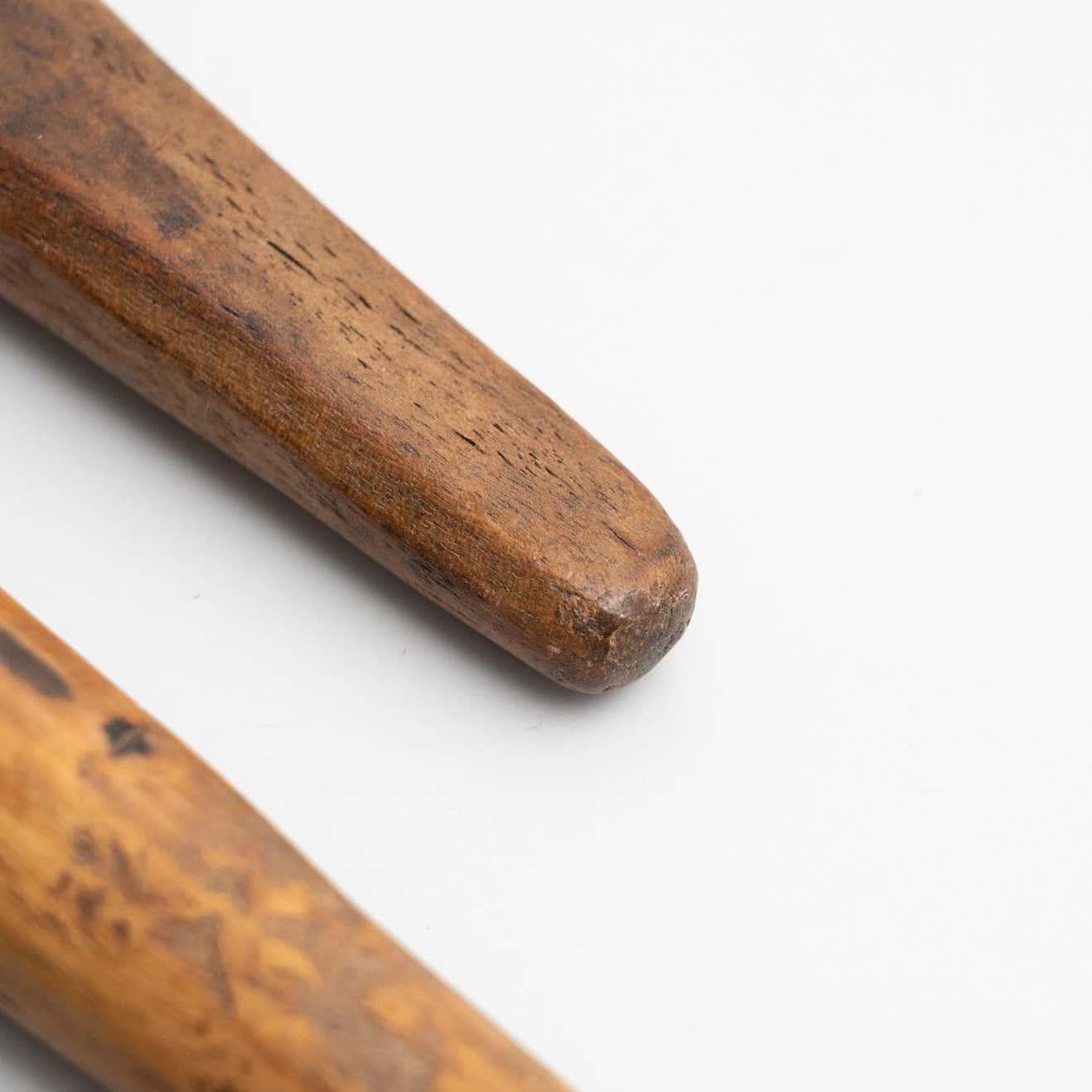 Set di cucchiai in legno intagliati a mano, tradizionale pastorale e primitivo - Spagna in vendita 4