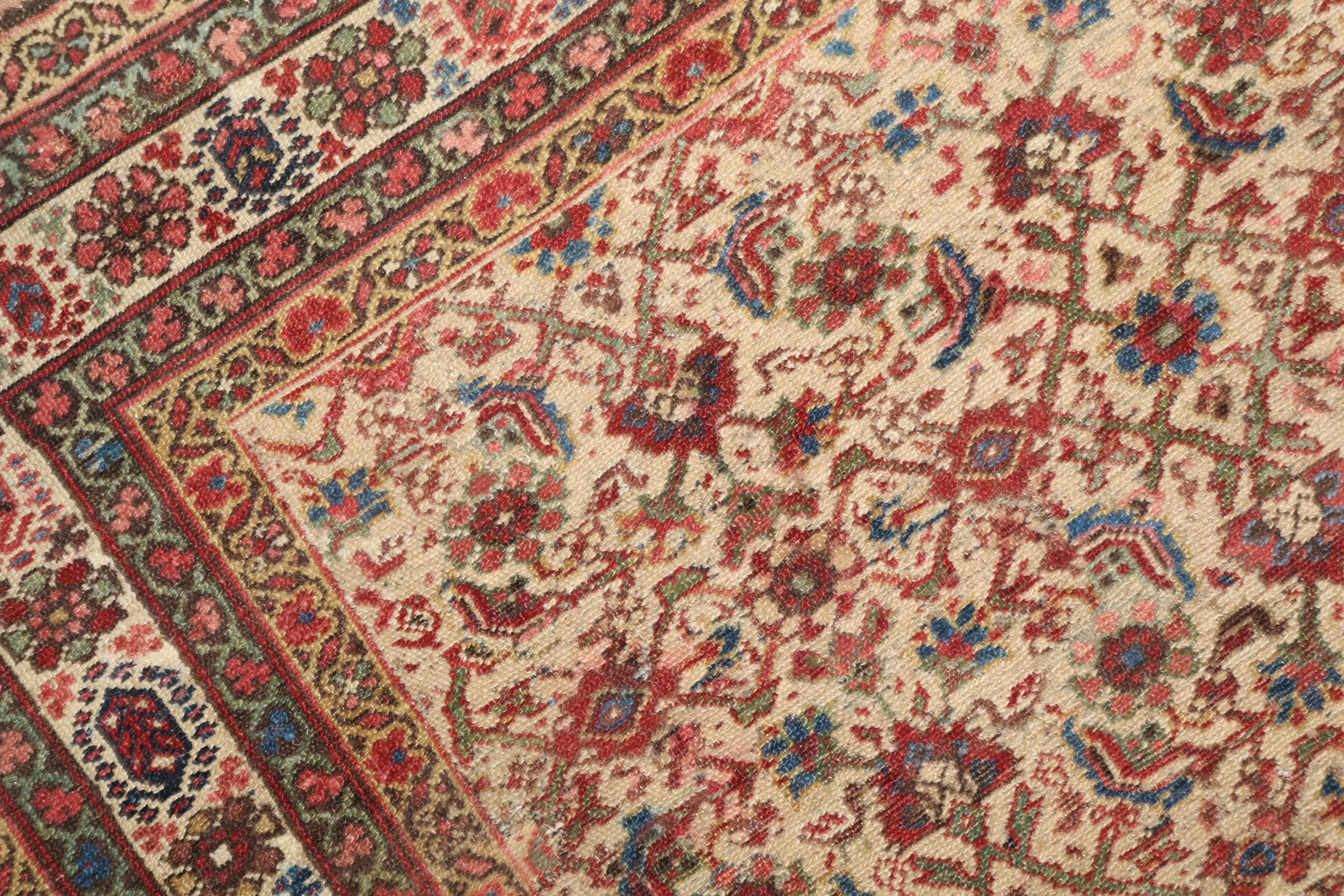Traditional Persian Ferehan 20th Century Rug In Good Condition For Sale In New York, NY
