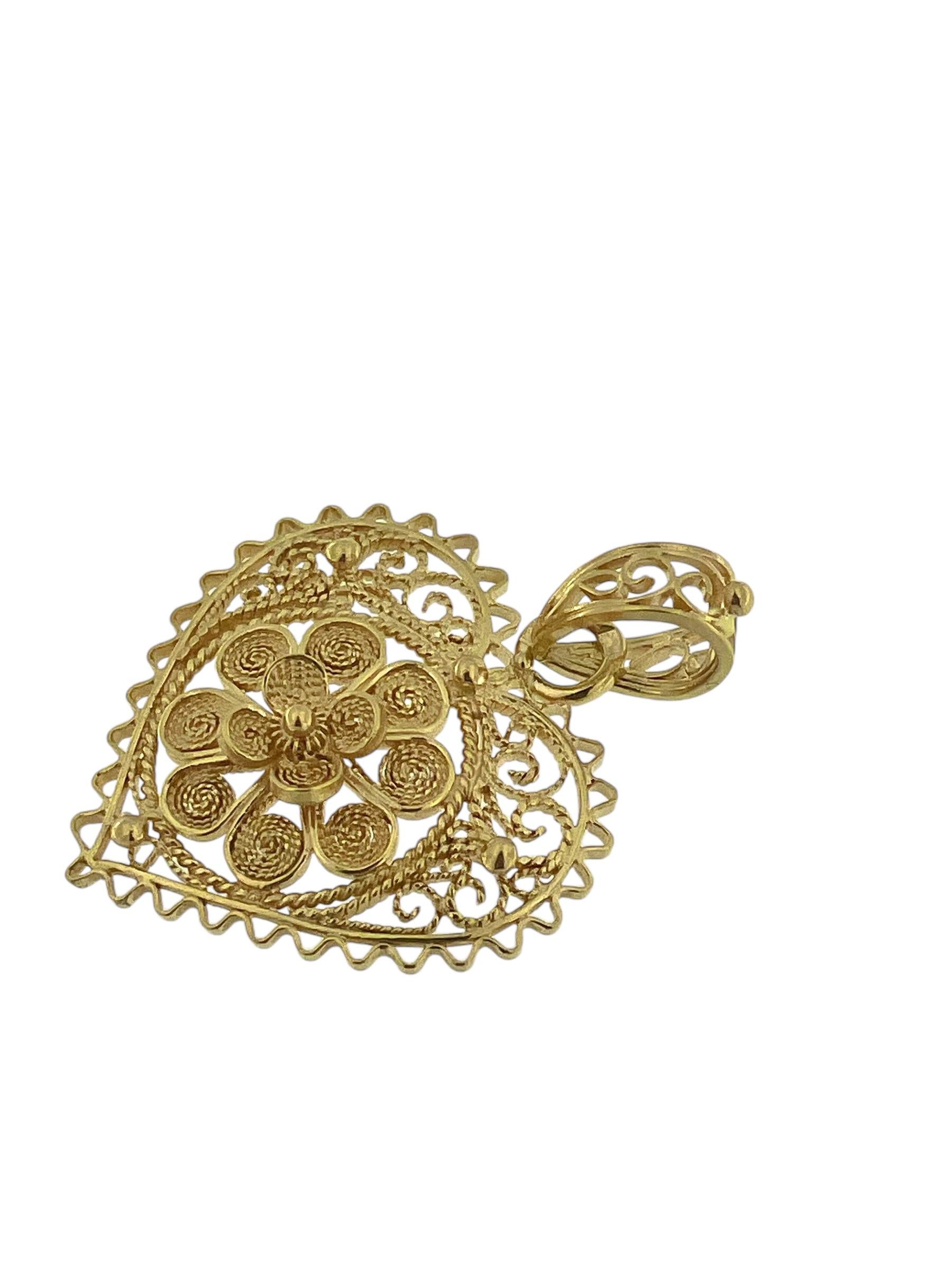Artisan Pendentif traditionnel portugais en or jaune 19 carats en forme de cœur en vente