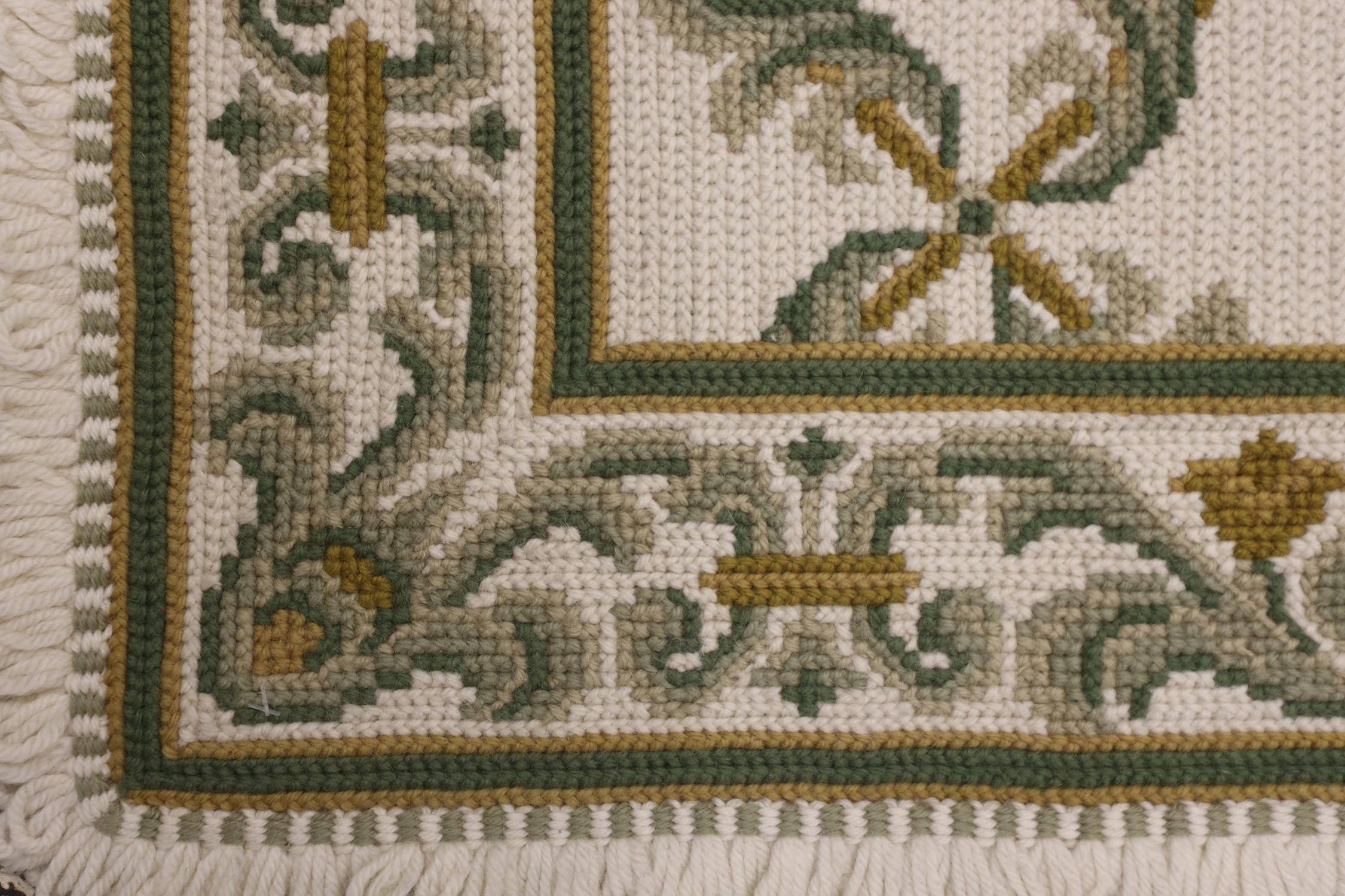 Mid-Century Modern Tapis traditionnel portugais à l'aiguille Petit tapis en laine tissé à la main en vente