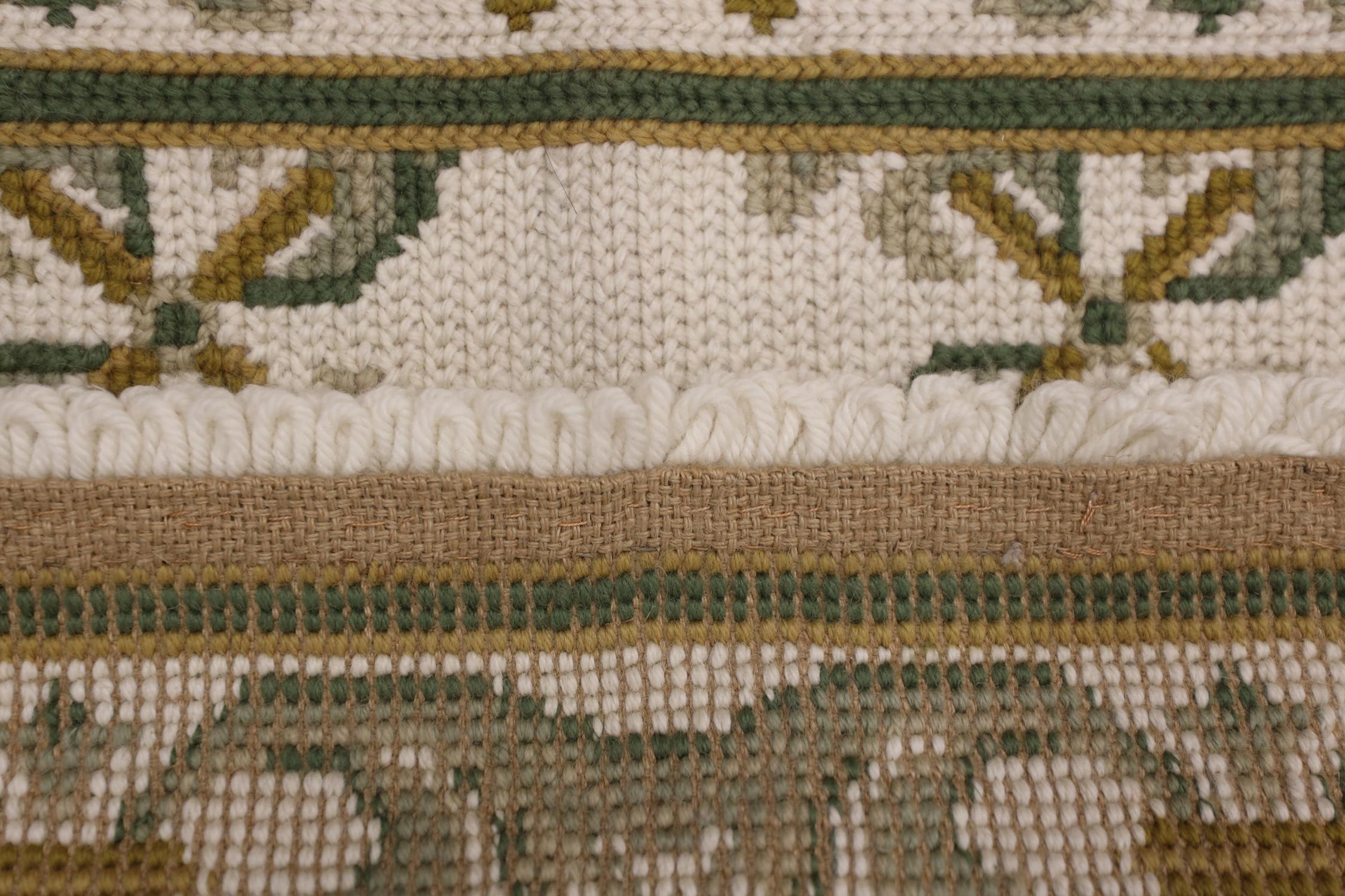 Traditioneller portugiesischer handgewebter Teppich aus Wolle mit Nadelspitze (Handgeknüpft) im Angebot