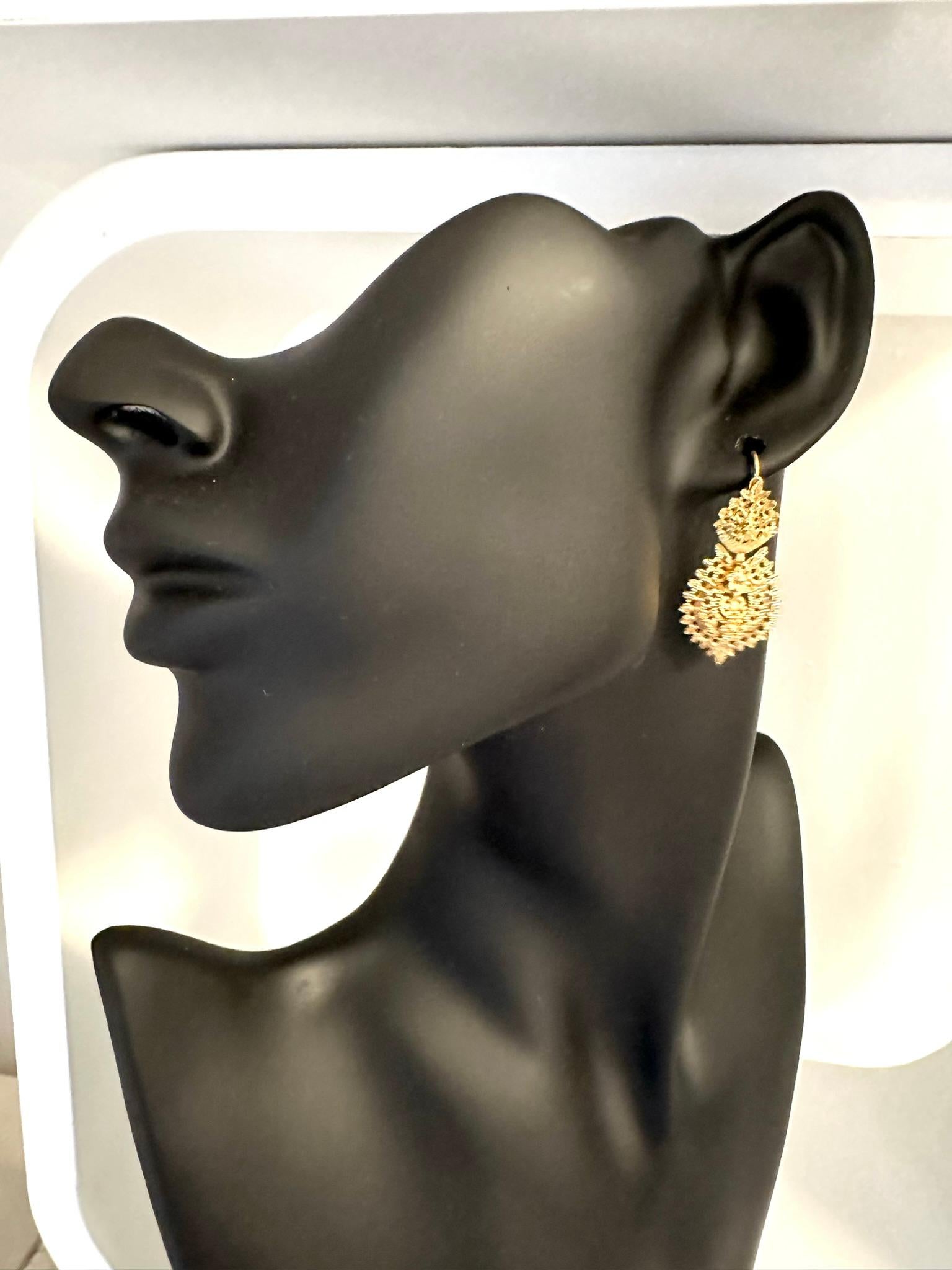 Artisan Traditional Portuguese Queen Earrings Yellow Gold   For Sale