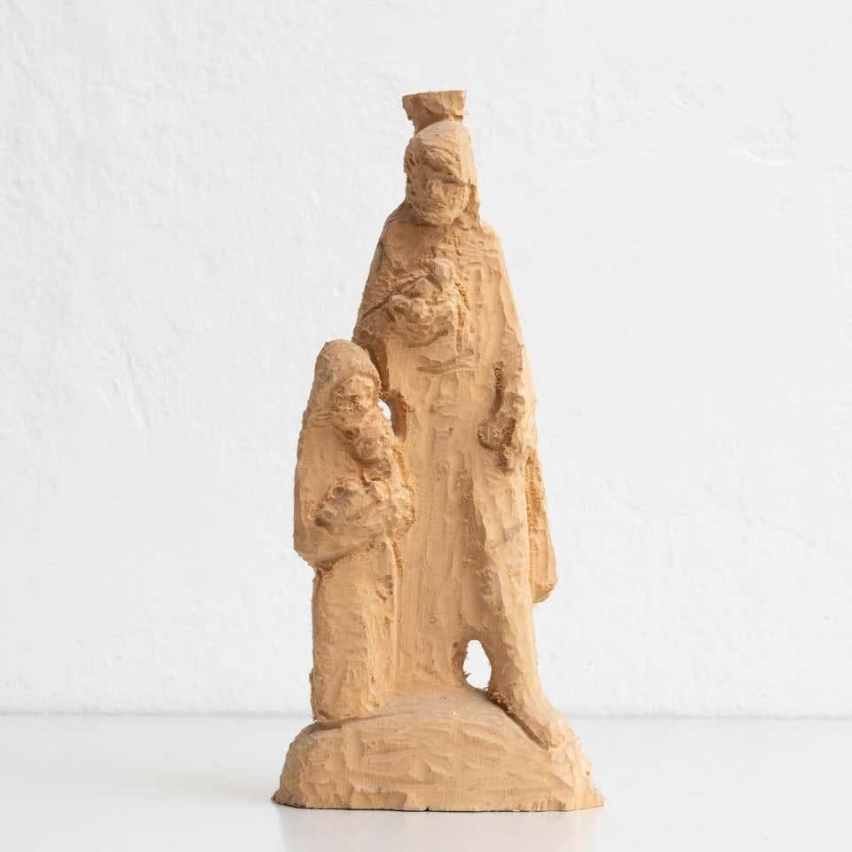 Figure d'essai en bois, sculptée à la main, datant du milieu du 20e siècle.
Fabriqué à Olot, en Espagne.

En état d'origine, avec une usure mineure conforme à l'âge et à l'utilisation, préservant une belle patine.

Matériaux :
Le bois.