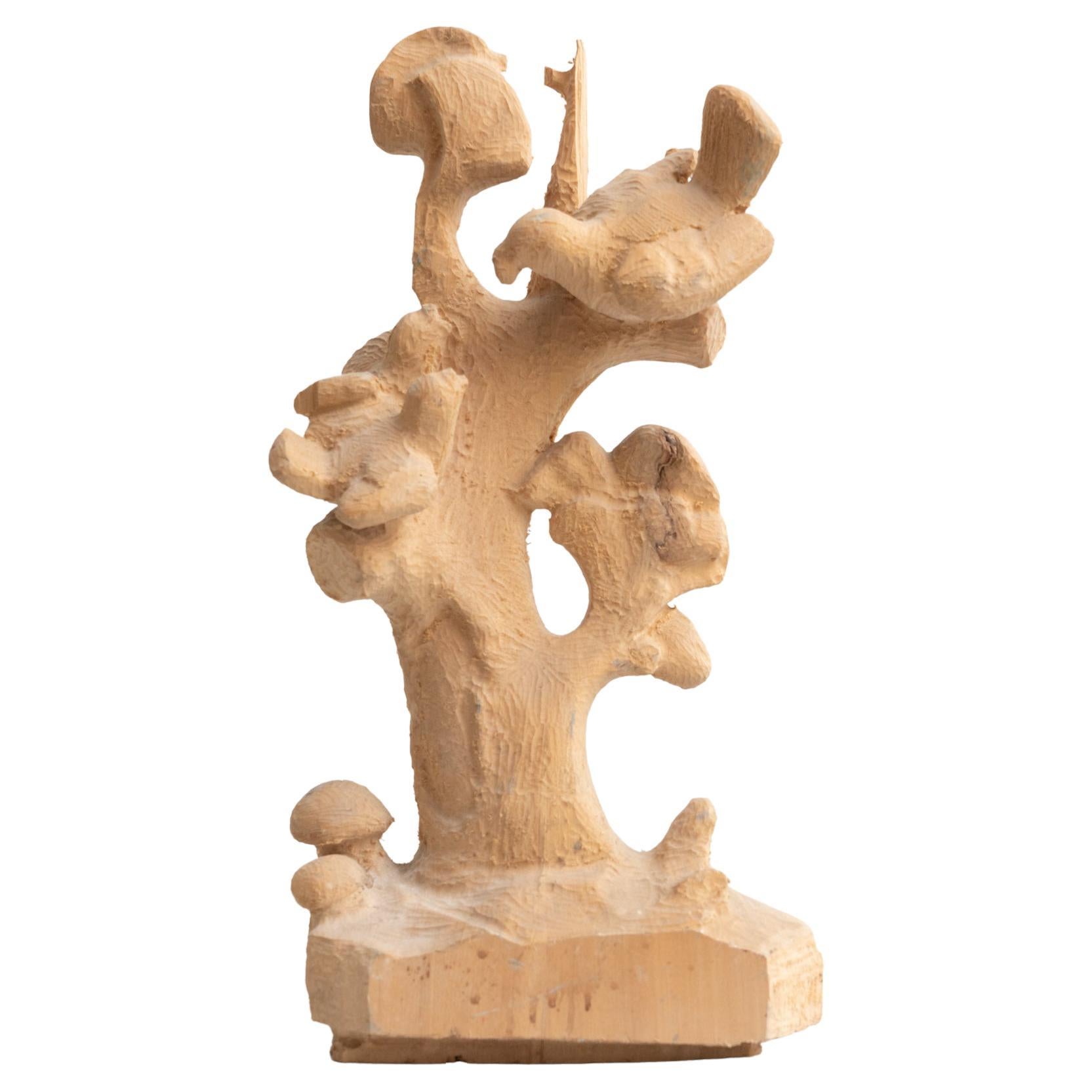 Traditionelle präzise Skizze einer Holzskulptur eines Baumes im Angebot