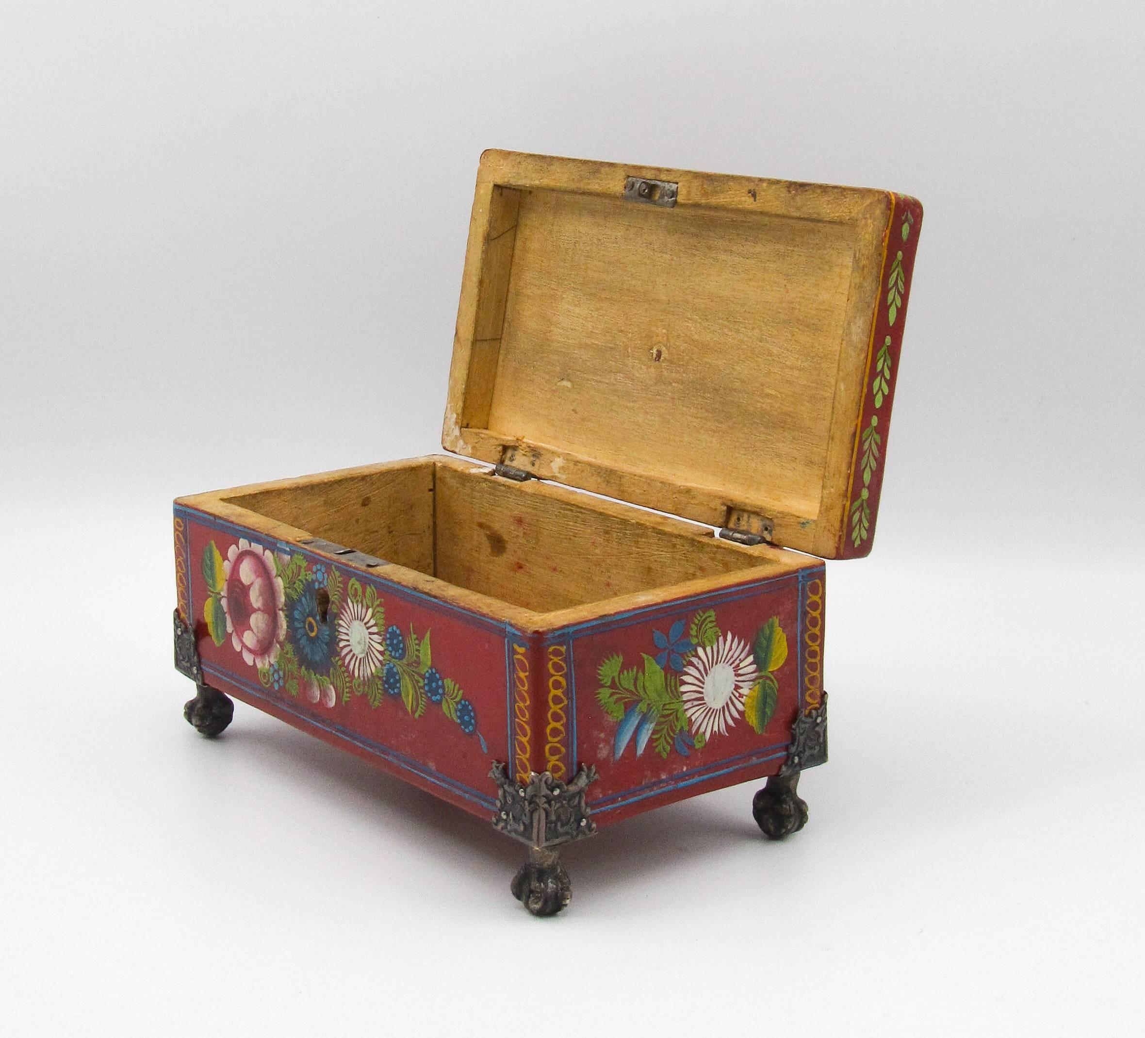 Lacquered Traditional Red and Floral Hand-Painted Lacquer Box, Olinalá