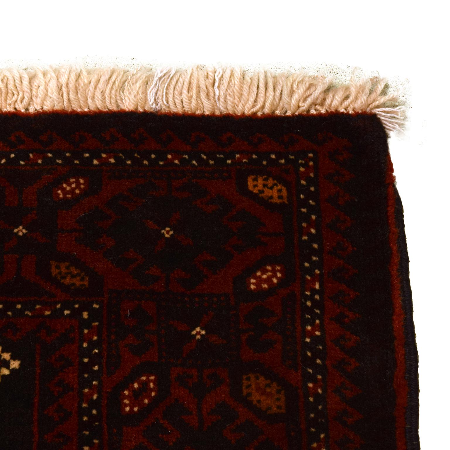 Traditional 1940s Wool Persian Balouchi Rug, 4' x 6' In Good Condition For Sale In New York, NY