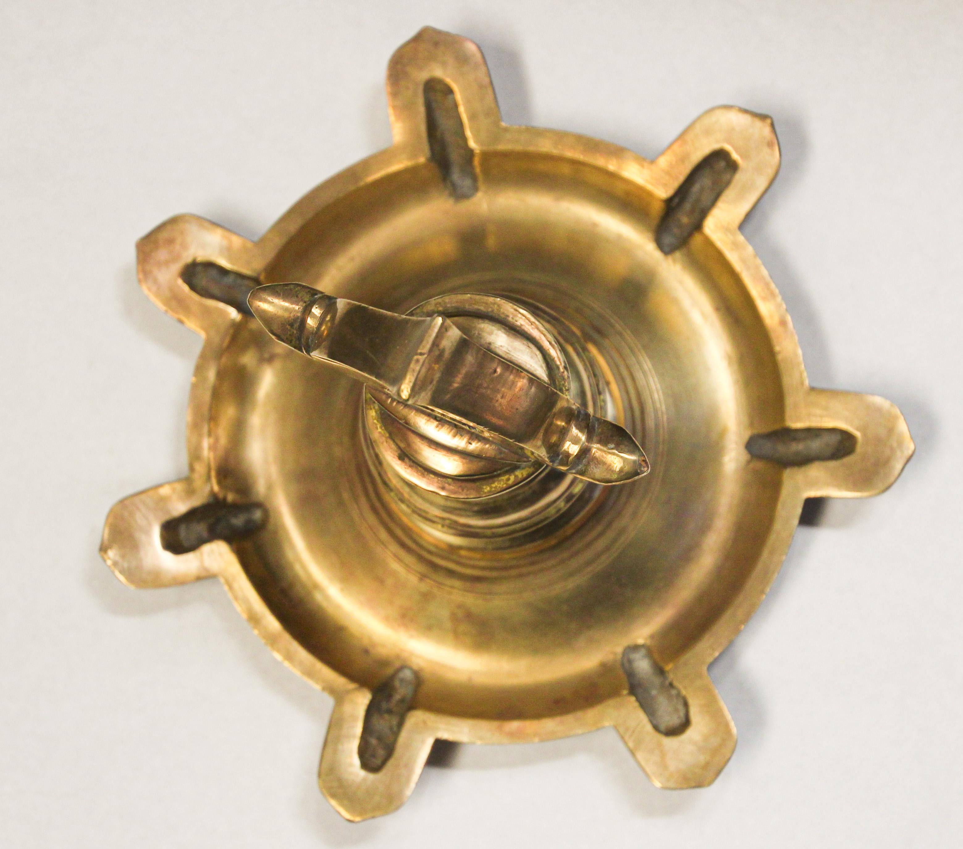 Brass Oil Lamp Traditional Temple Religious Asian Hindu Diya Art India 1900 For Sale 2