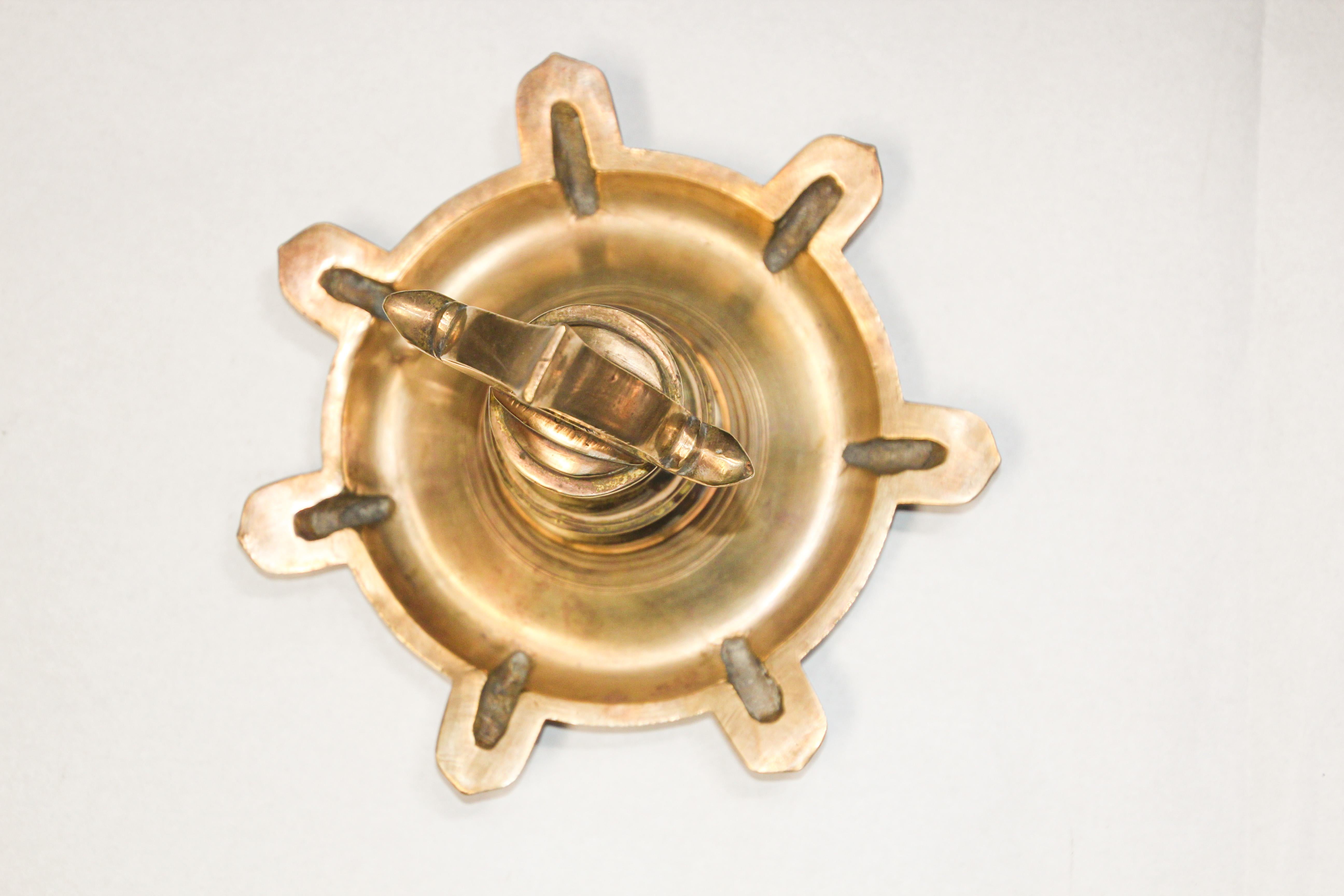 Brass Oil Lamp Traditional Temple Religious Asian Hindu Diya Art India 1900 For Sale 3
