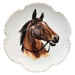 Plato decorativo redondo de cerámica tradicional con forma de caballo