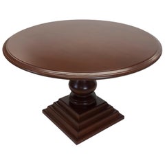 Traditional Round Pedestal Dining Table