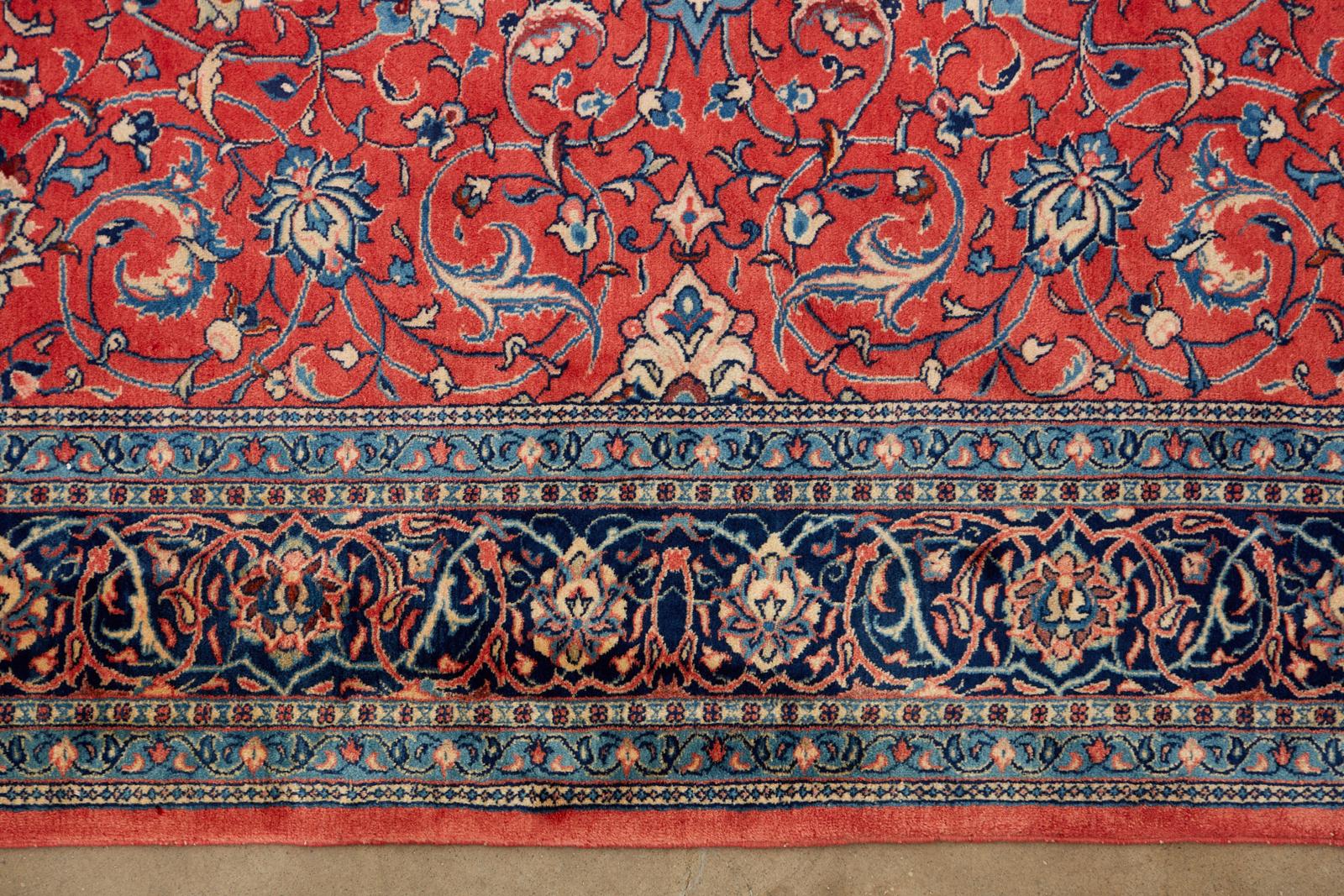 Coton Tapis traditionnel persan Sarouk à médaillon rouge rubis en vente