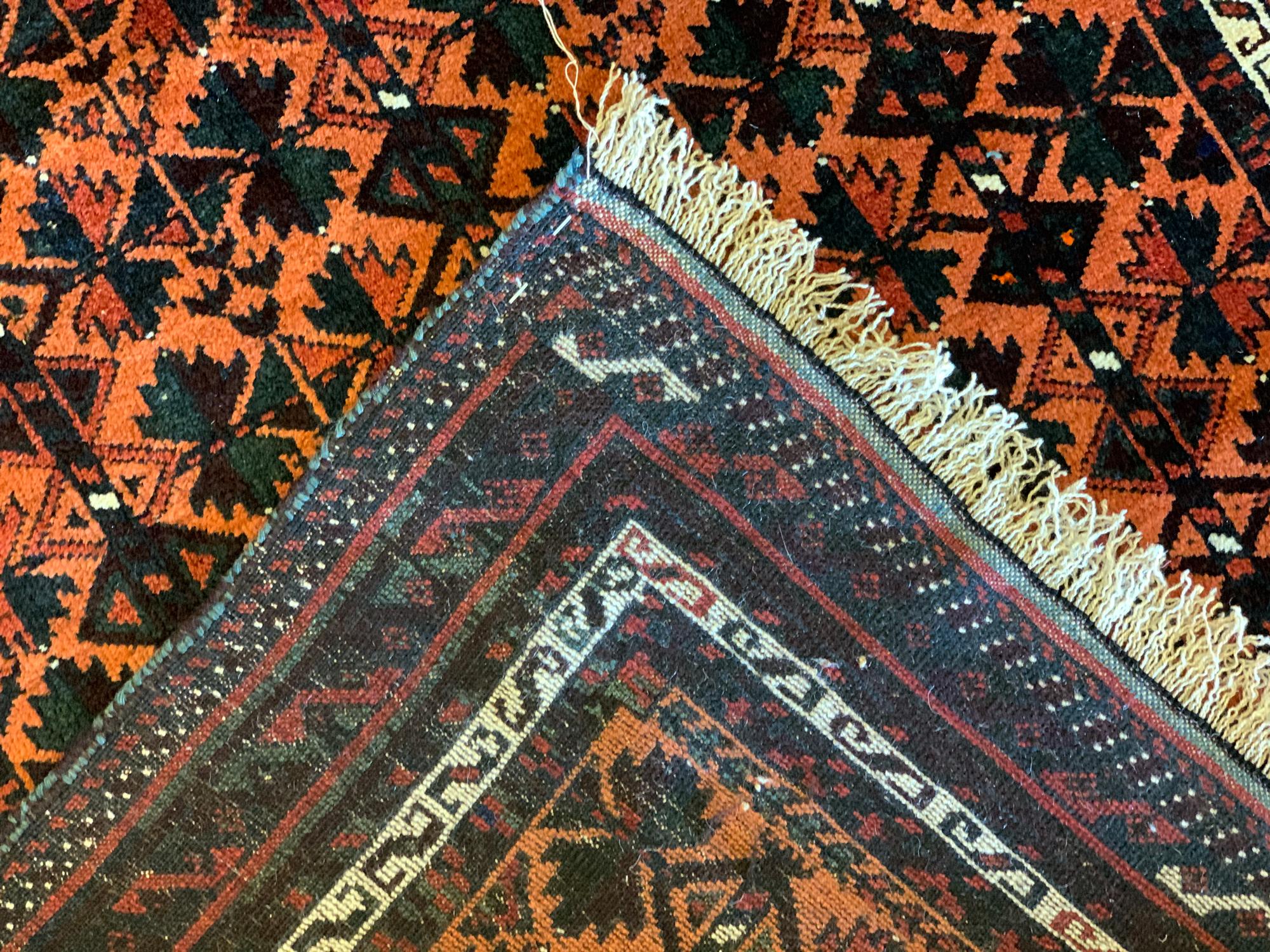 Traditional Rug Handmade Carpet Rust Wool Oriental Geometric Area Rug In Excellent Condition For Sale In Hampshire, GB