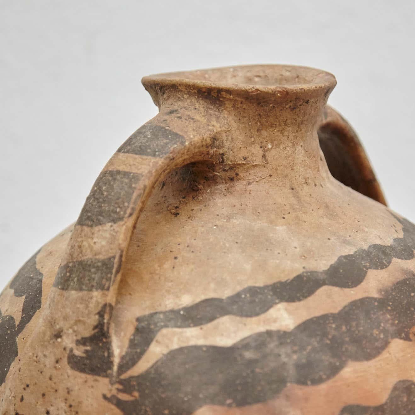 Céramique Vase traditionnel rustique peint à la main en vente