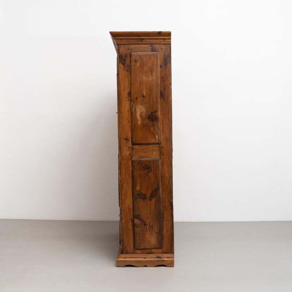 Commode rustique traditionnelle en pin - Espagne, Circa 1900 en vente 2