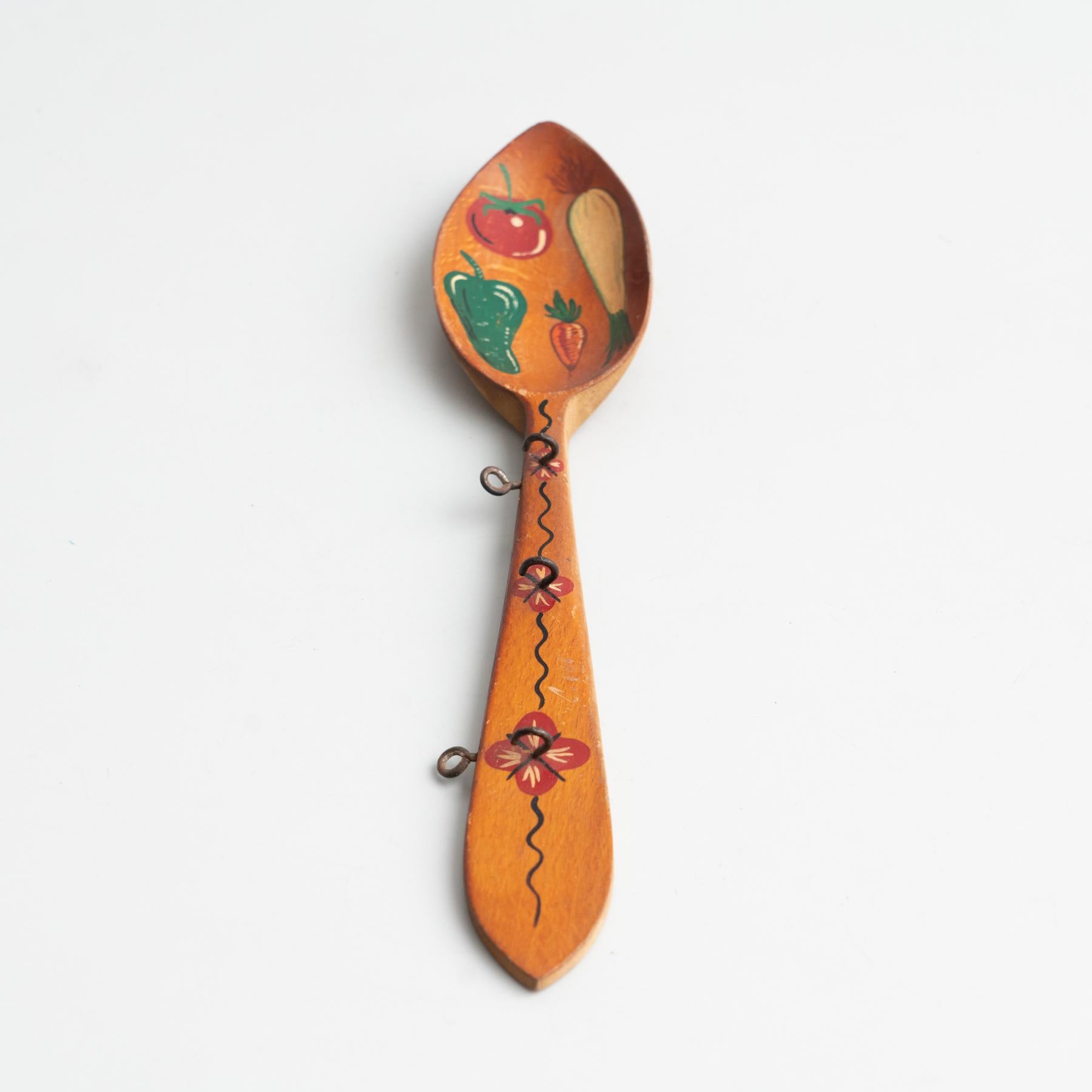 Traditional Rustic Wood Hand Painted Spoon Artwork from Spain, circa 1970 In Good Condition For Sale In Barcelona, Barcelona