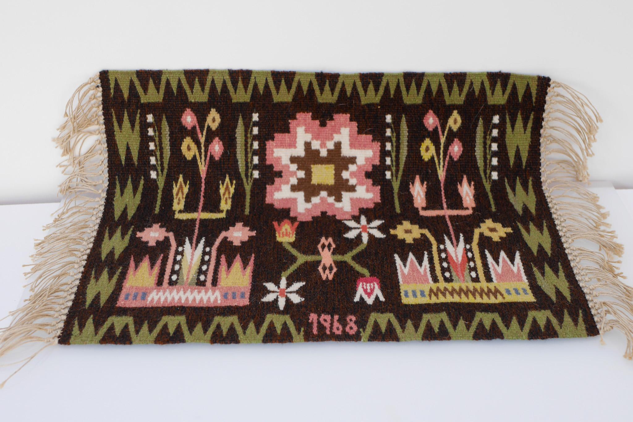 Traditioneller skandinavischer Wandschmuck, bekannt als der Garten von Blekinge im Angebot 2