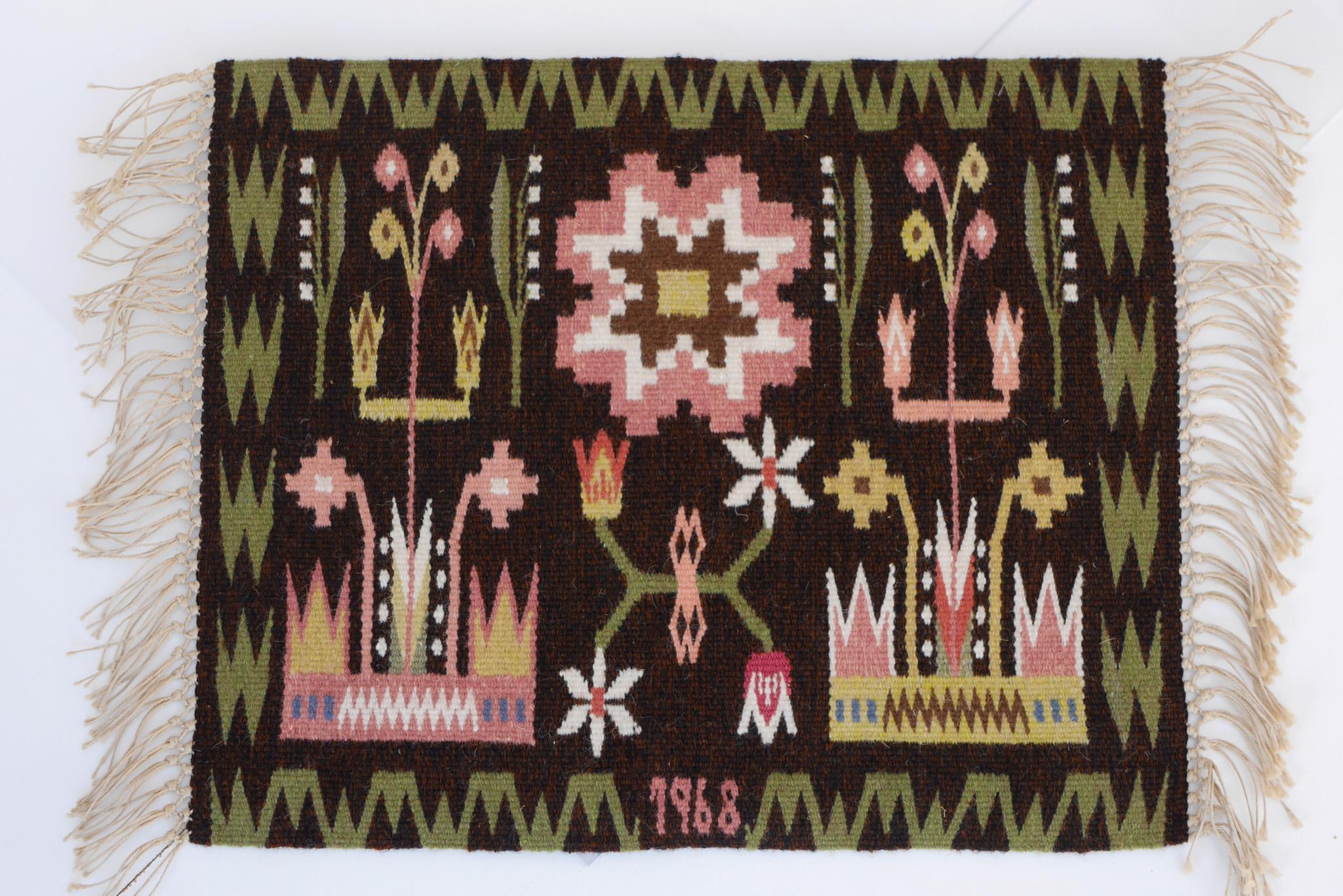 Traditioneller skandinavischer Wandschmuck, bekannt als der Garten von Blekinge (Schwedisch) im Angebot