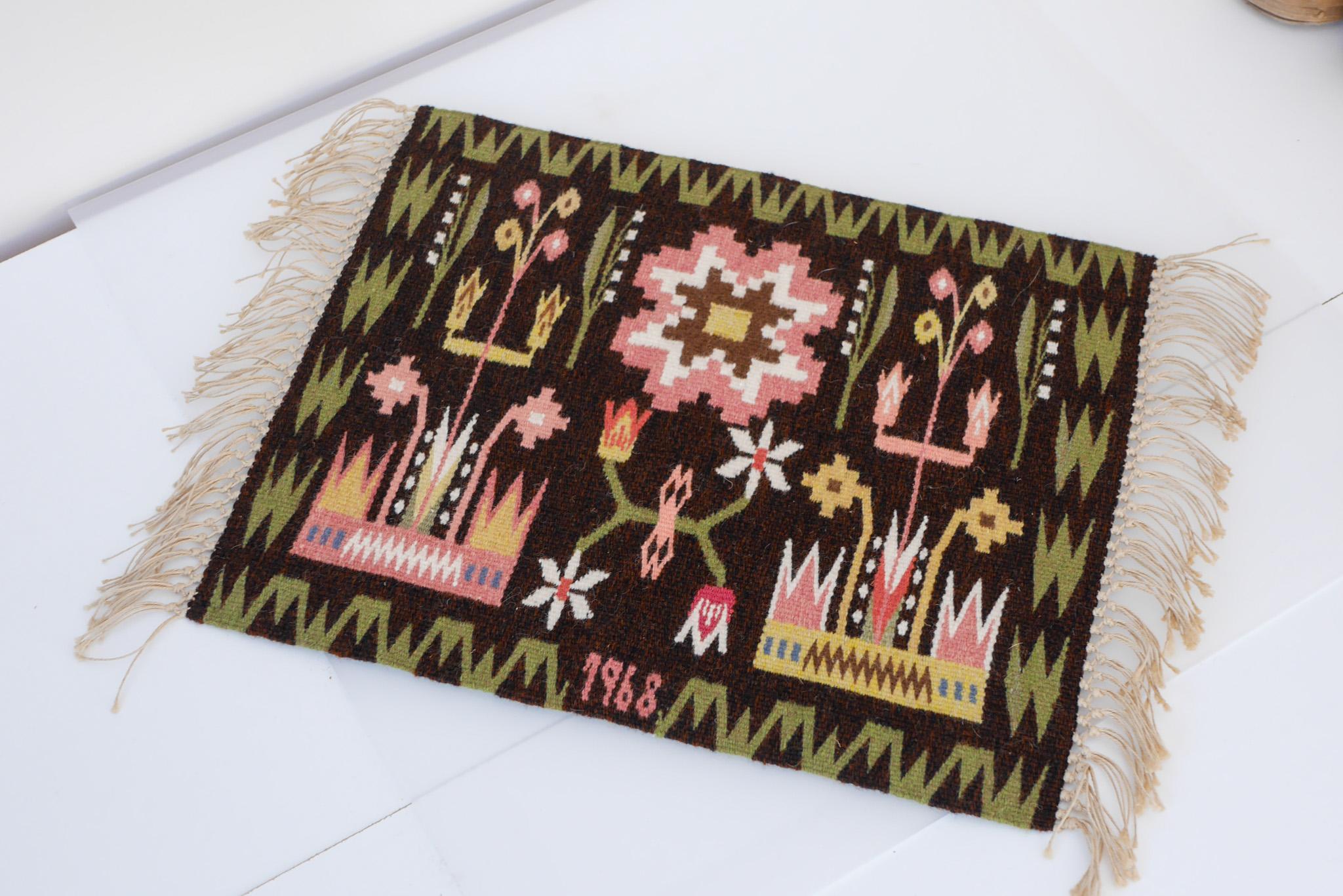 Traditioneller skandinavischer Wandschmuck, bekannt als der Garten von Blekinge (Mitte des 20. Jahrhunderts) im Angebot