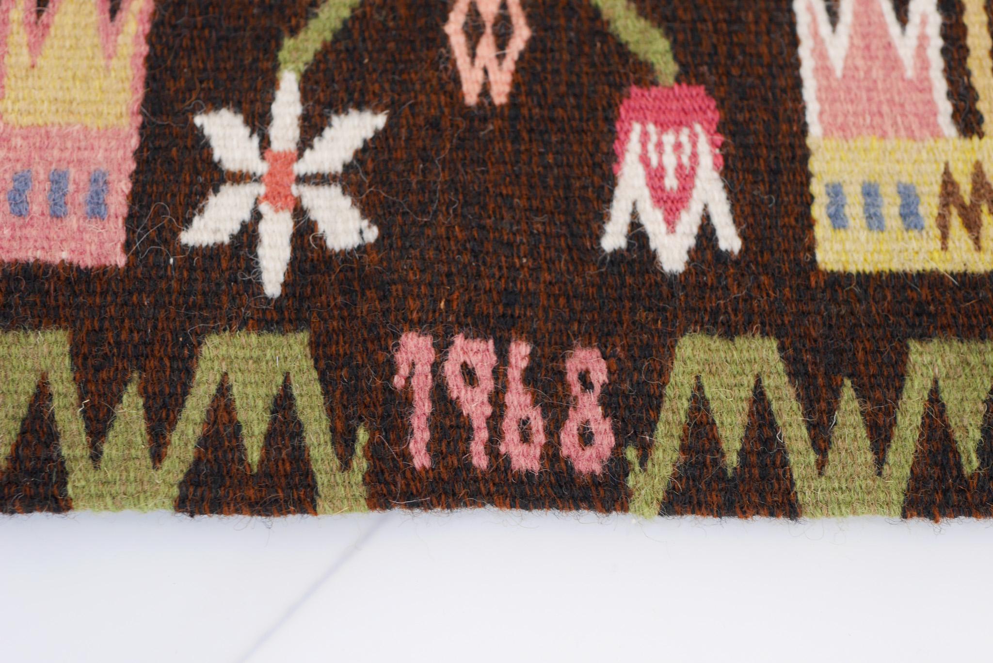 Traditioneller skandinavischer Wandschmuck, bekannt als der Garten von Blekinge (Wolle) im Angebot