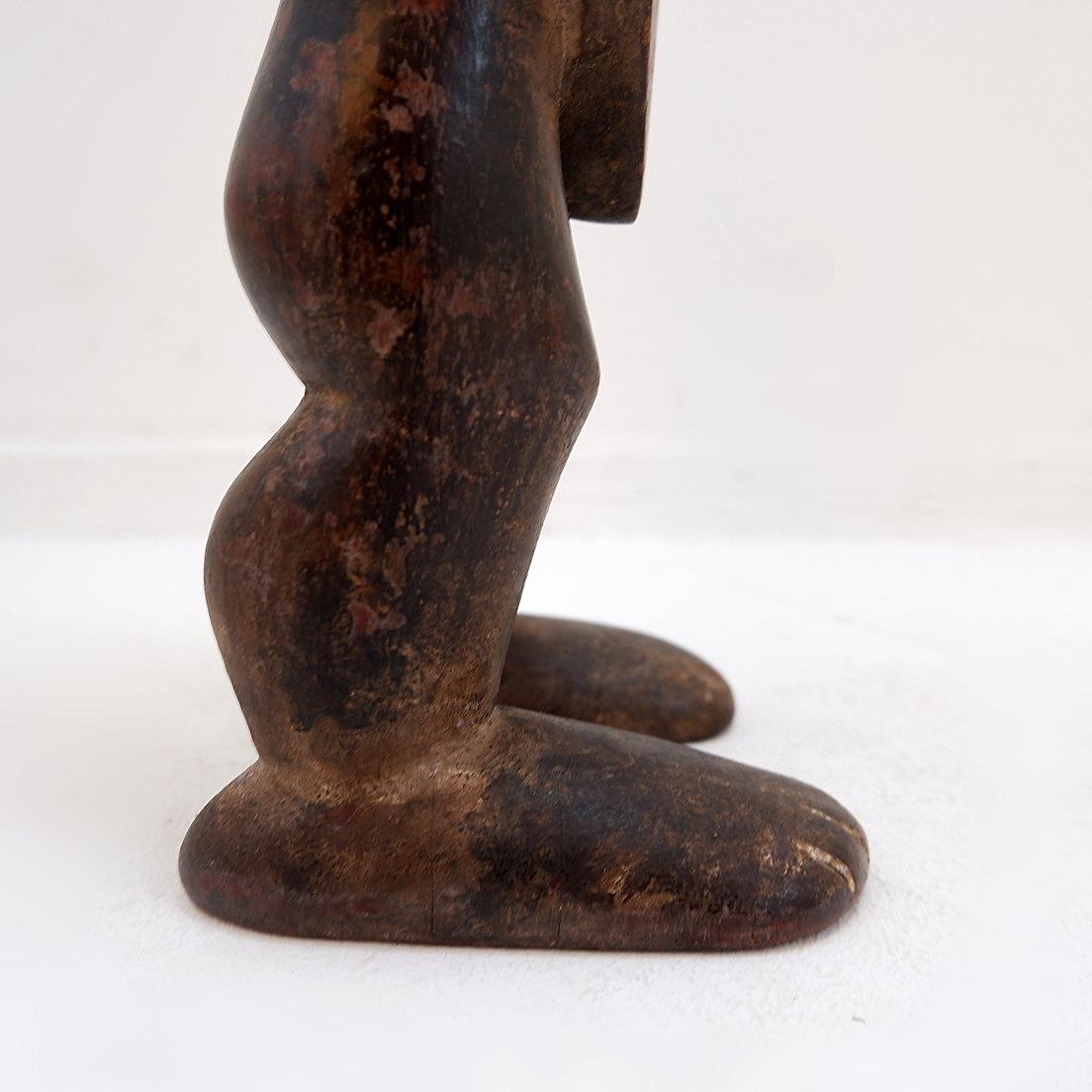 Traditional sculpture originating from the Democratic Republic of Congo For Sale 4