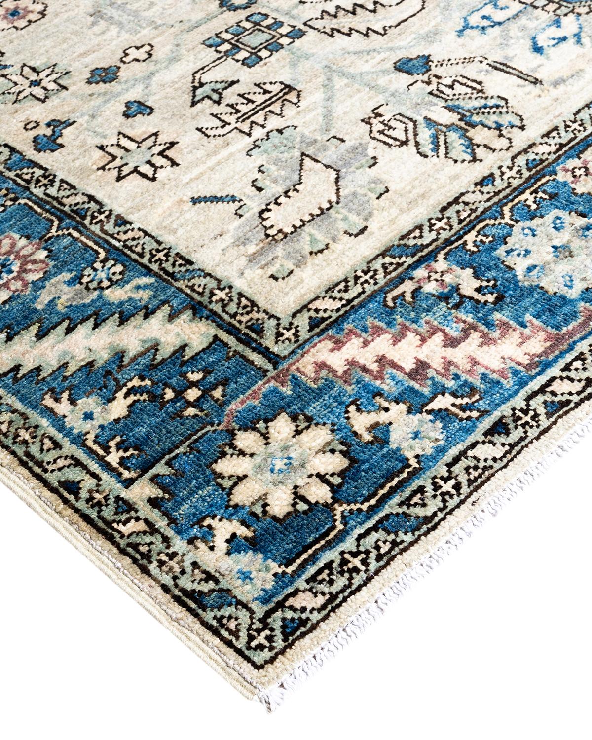 La fabrication des tapis persans dans toute sa splendeur a inspiré les couleurs riches, les motifs géométriques élaborés et les détails botaniques de la collection Serapi. Avec pas moins de 100 nœuds par pouce, ces tapis fabriqués à la main sont