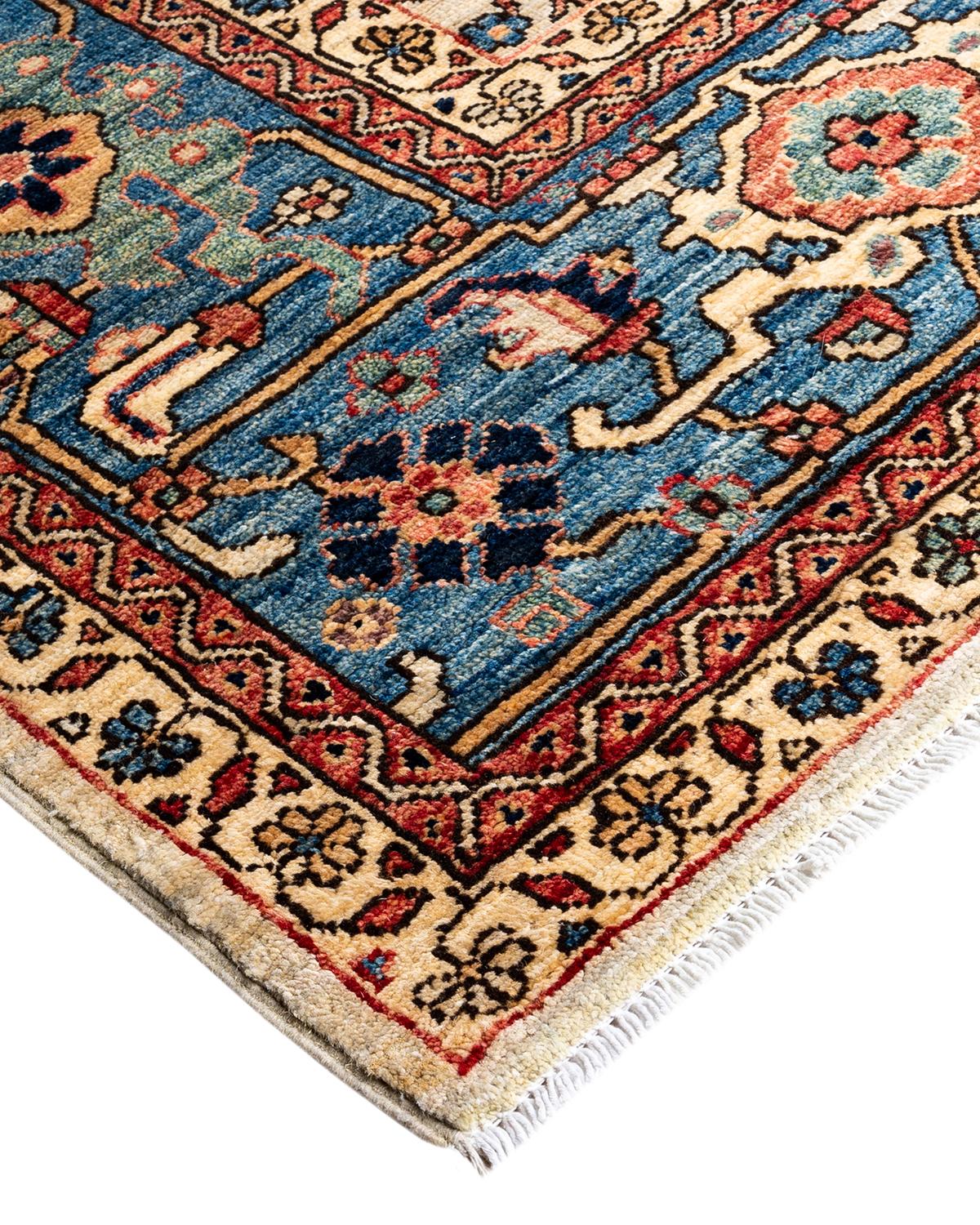 La fabricación de alfombras persas en su máxima expresión inspiró los ricos colores, los elaborados motivos geométricos y los detalles botánicos de la colección Serapi. Con hasta 100 nudos por pulgada, estas alfombras artesanales son tan duraderas