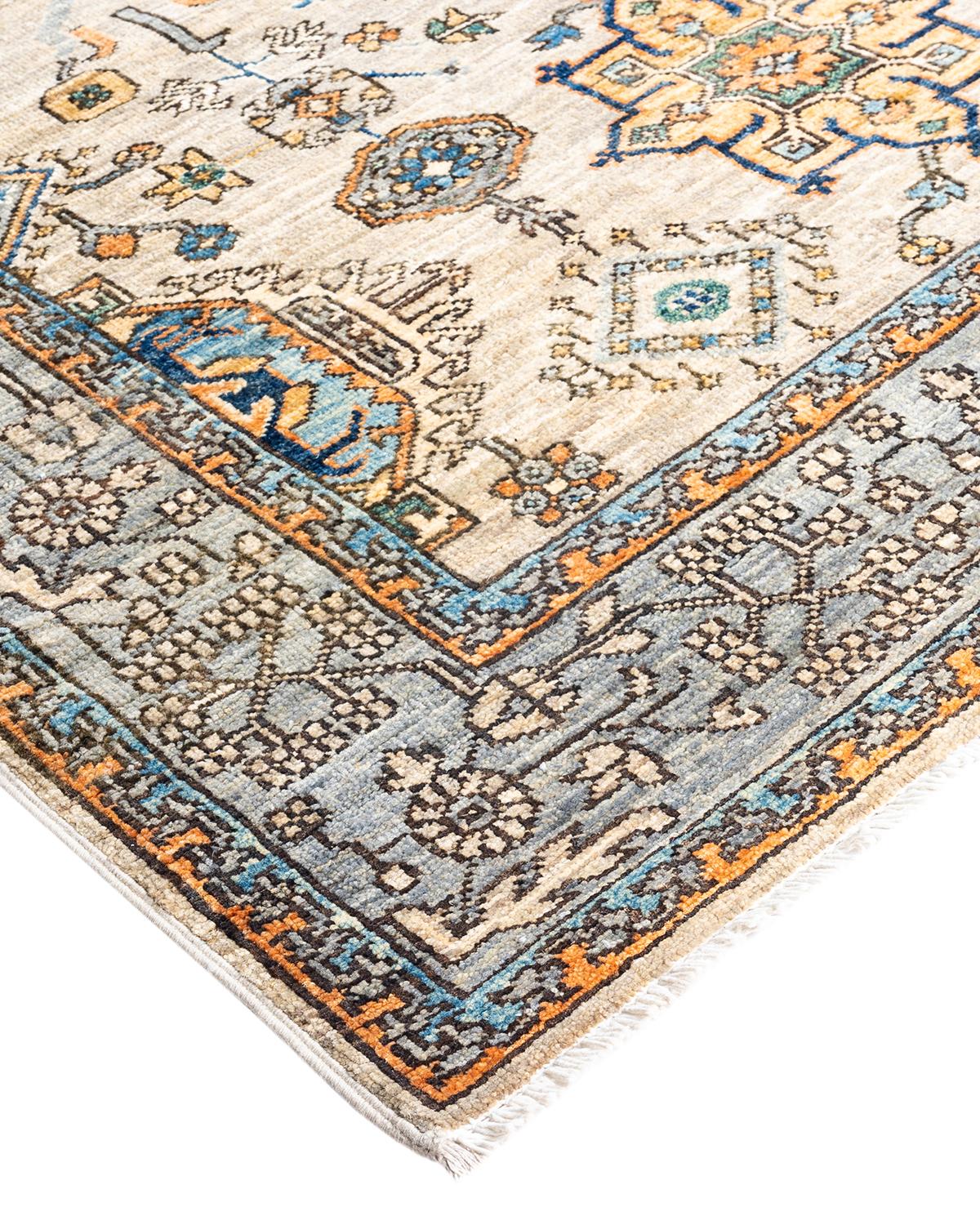 La fabrication des tapis persans dans toute sa splendeur a inspiré les couleurs riches, les motifs géométriques élaborés et les détails botaniques de la collection Serapi. Avec pas moins de 100 nœuds par pouce, ces tapis fabriqués à la main sont