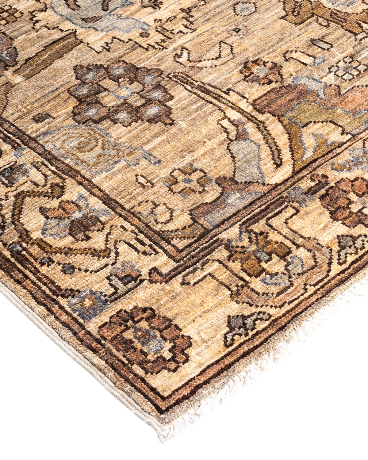 La fabrication des tapis persans dans toute sa splendeur a inspiré les couleurs riches, les motifs géométriques élaborés et les détails botaniques de la collection Serapi. Avec pas moins de 100 nœuds par pouce, ces tapis fabriqués à la main sont