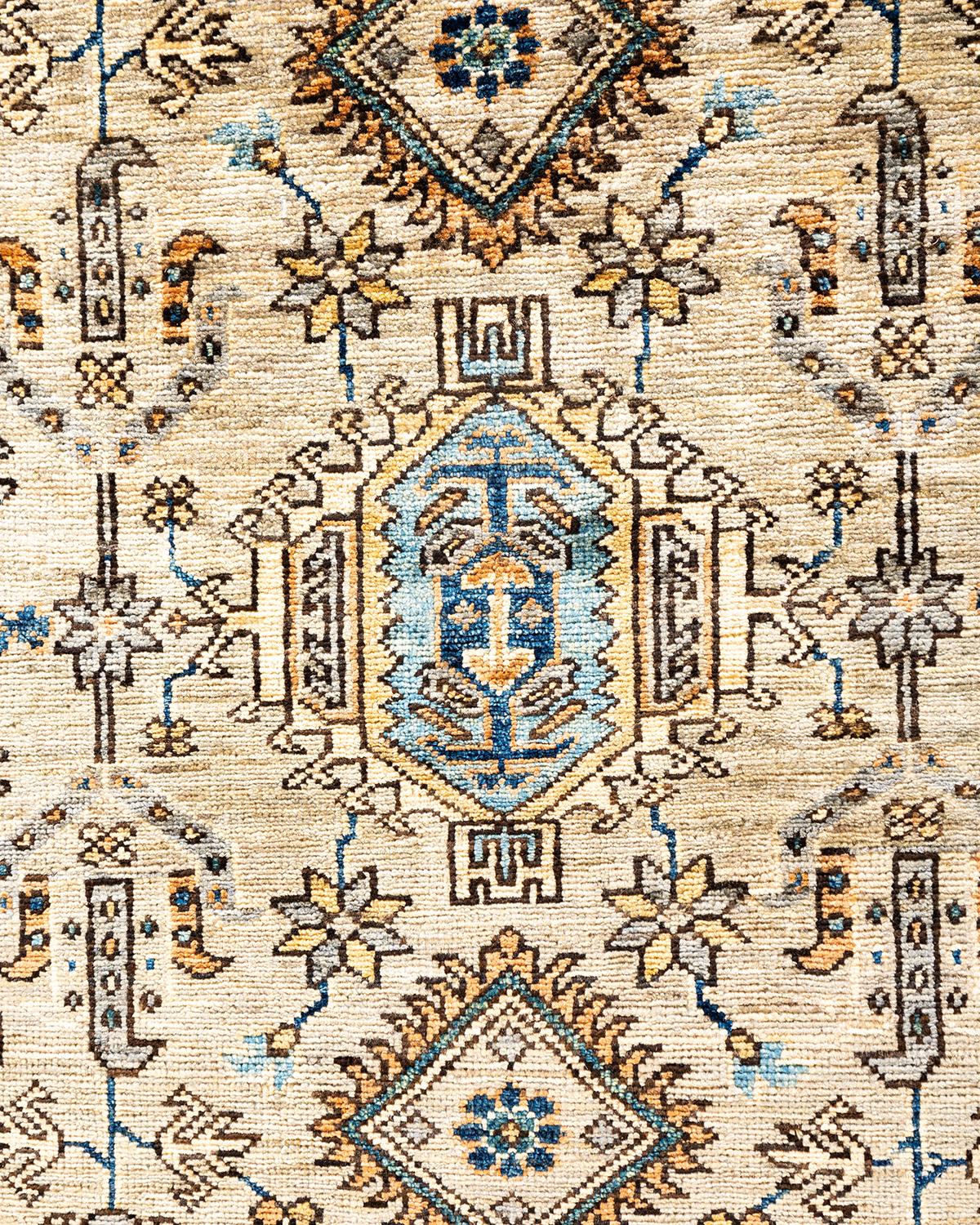 Pakistani  Traditional Serapi Hand Knotted Wool Beige Area Rug For Sale