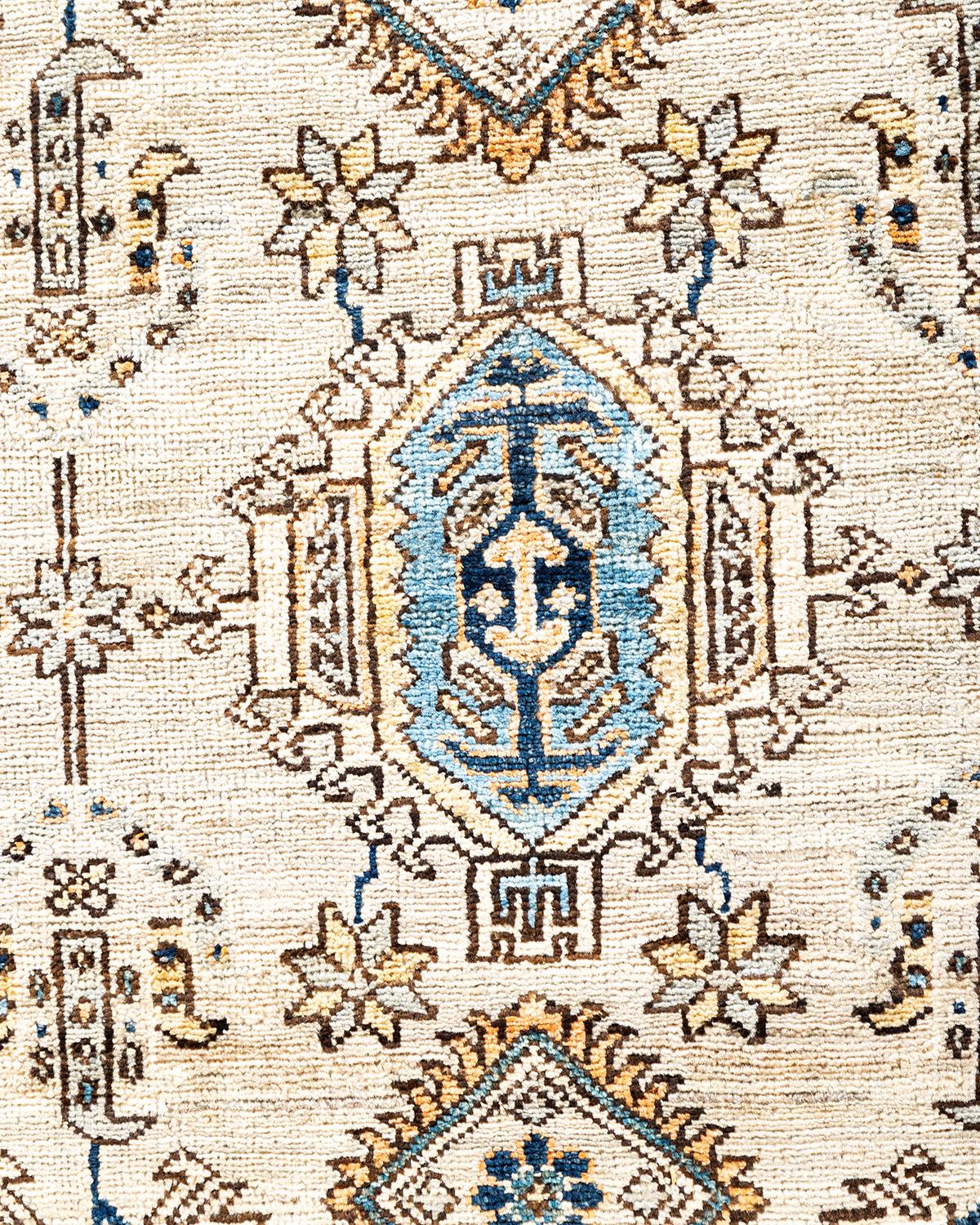 Pakistani Traditional Serapi Hand Knotted Wool Beige Area Rug  For Sale